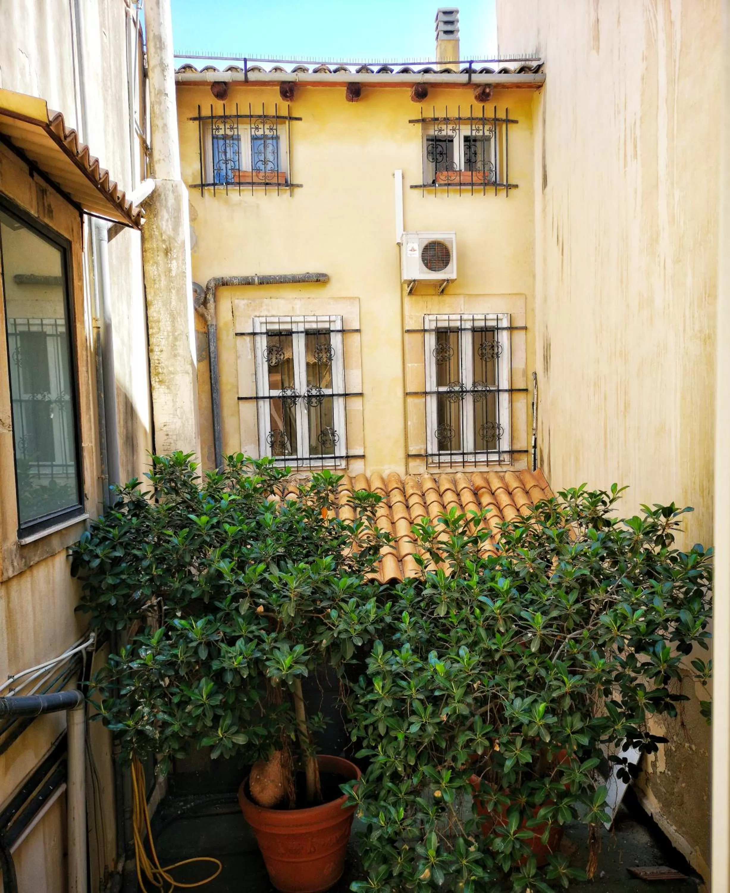Inner courtyard view in L'Approdo delle Sirene