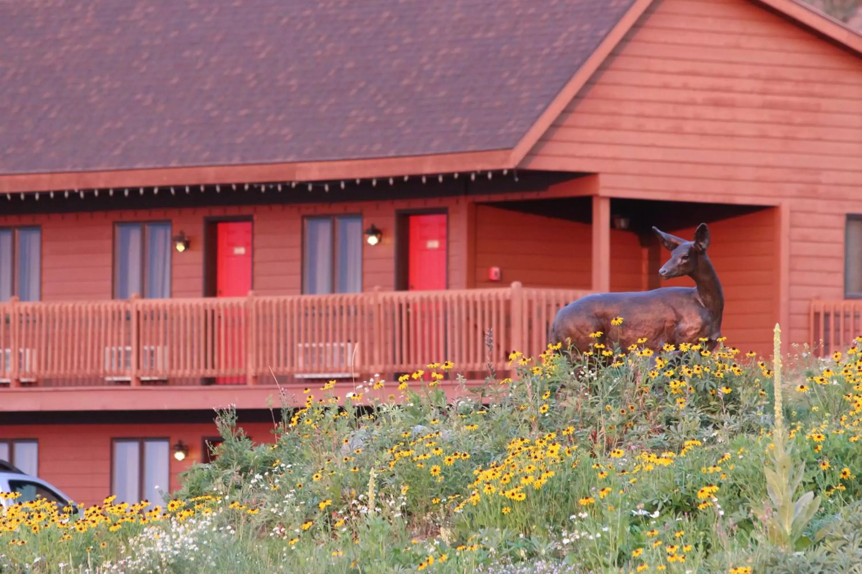 Facade/entrance in Flat Creek Inn