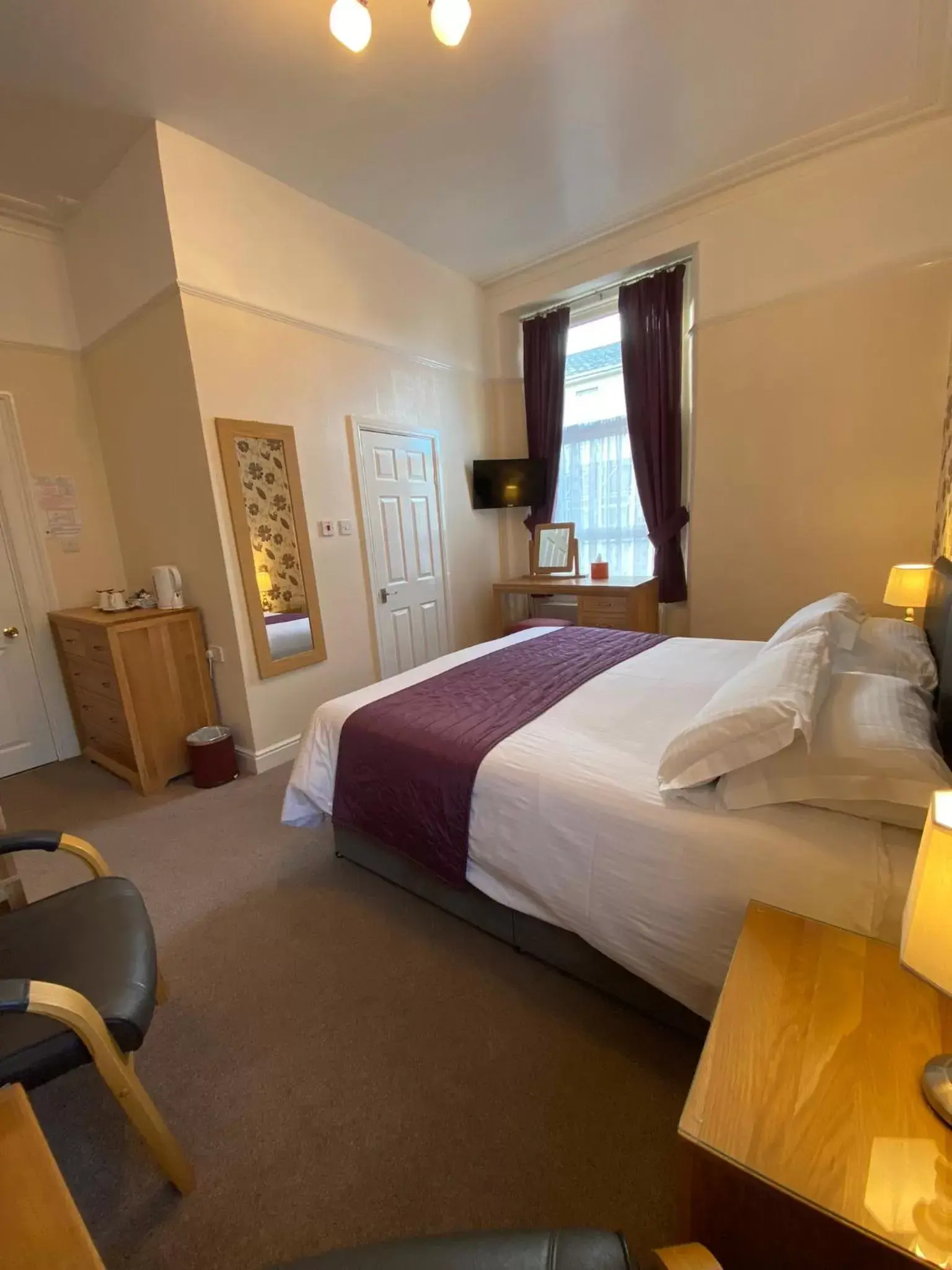 TV and multimedia, Bed in Paignton Court