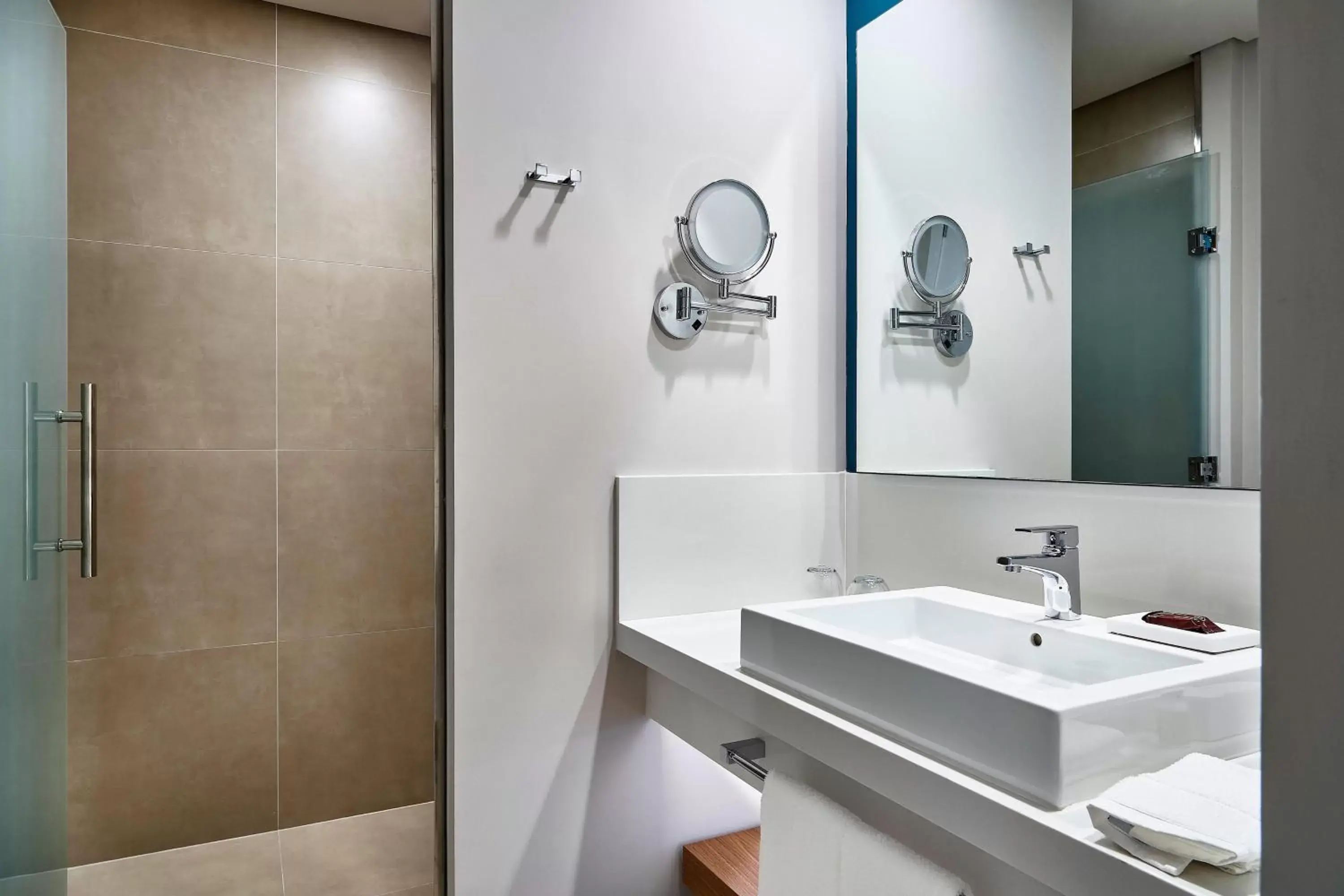 Photo of the whole room, Bathroom in Sheraton Santos Hotel