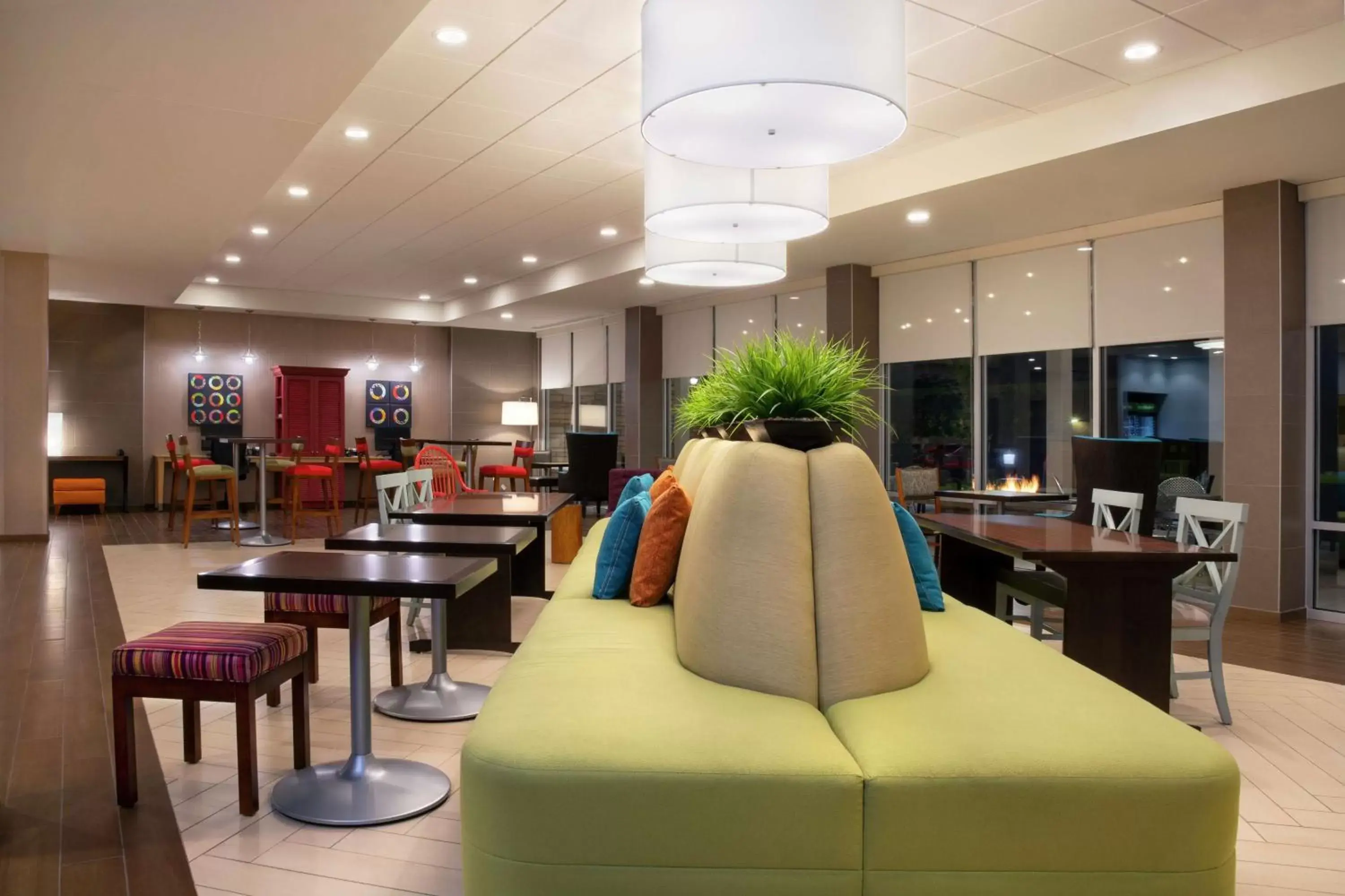 Lobby or reception, Lounge/Bar in Home2 Suites By Hilton Indianapolis Greenwood