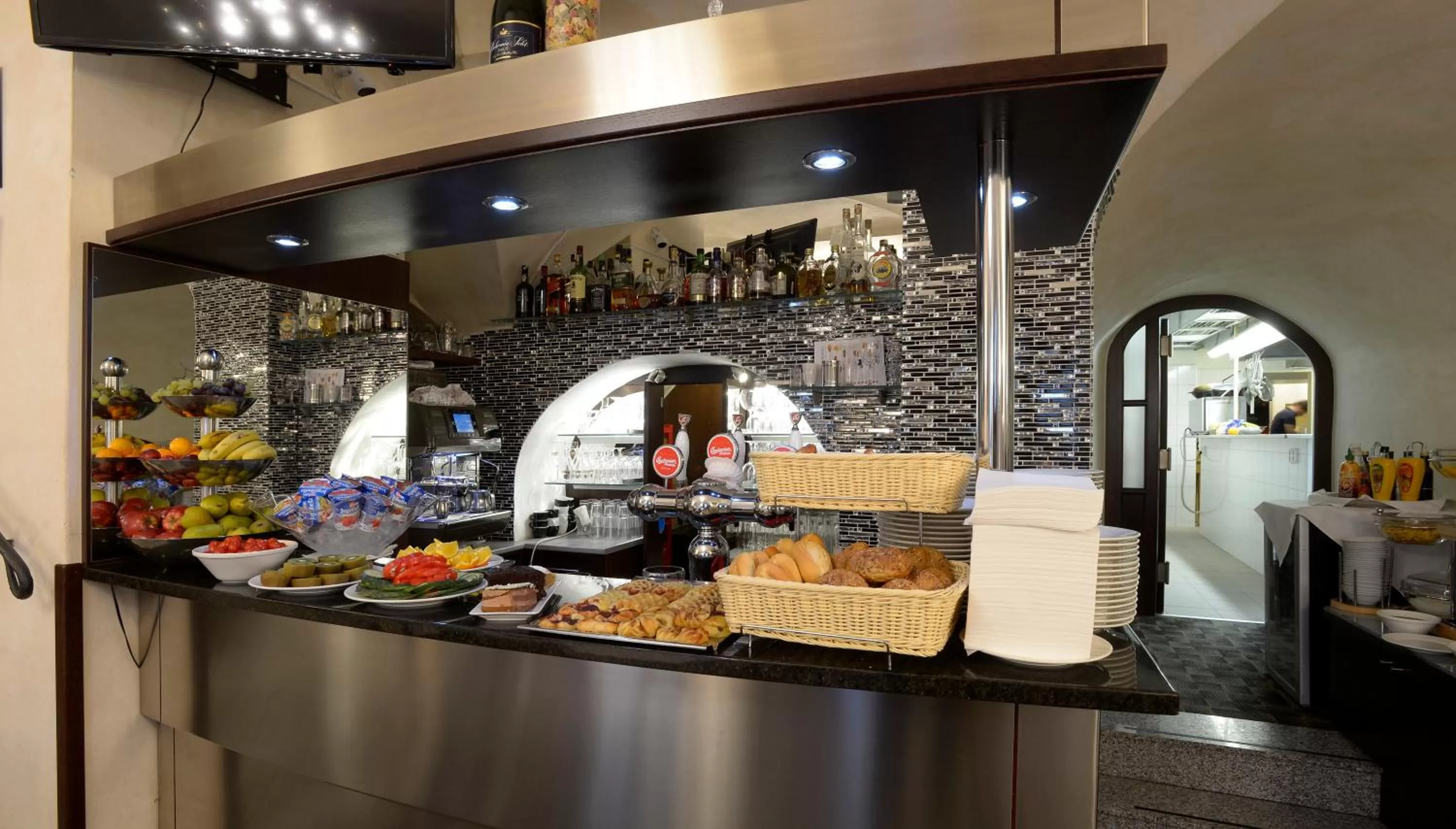 Food and drinks in Hotel Grand