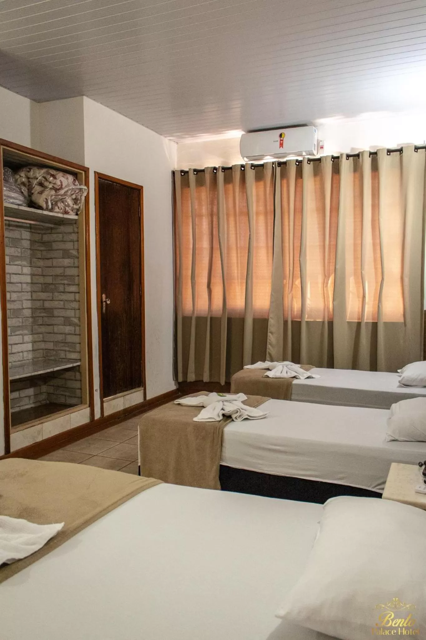 Bed in Bento palace hotel