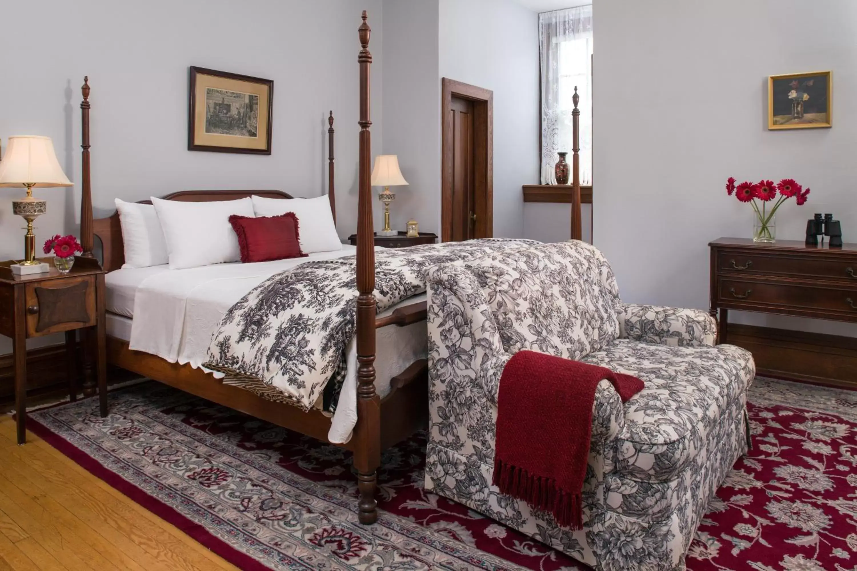 Bedroom, Bed in Mercersburg Inn