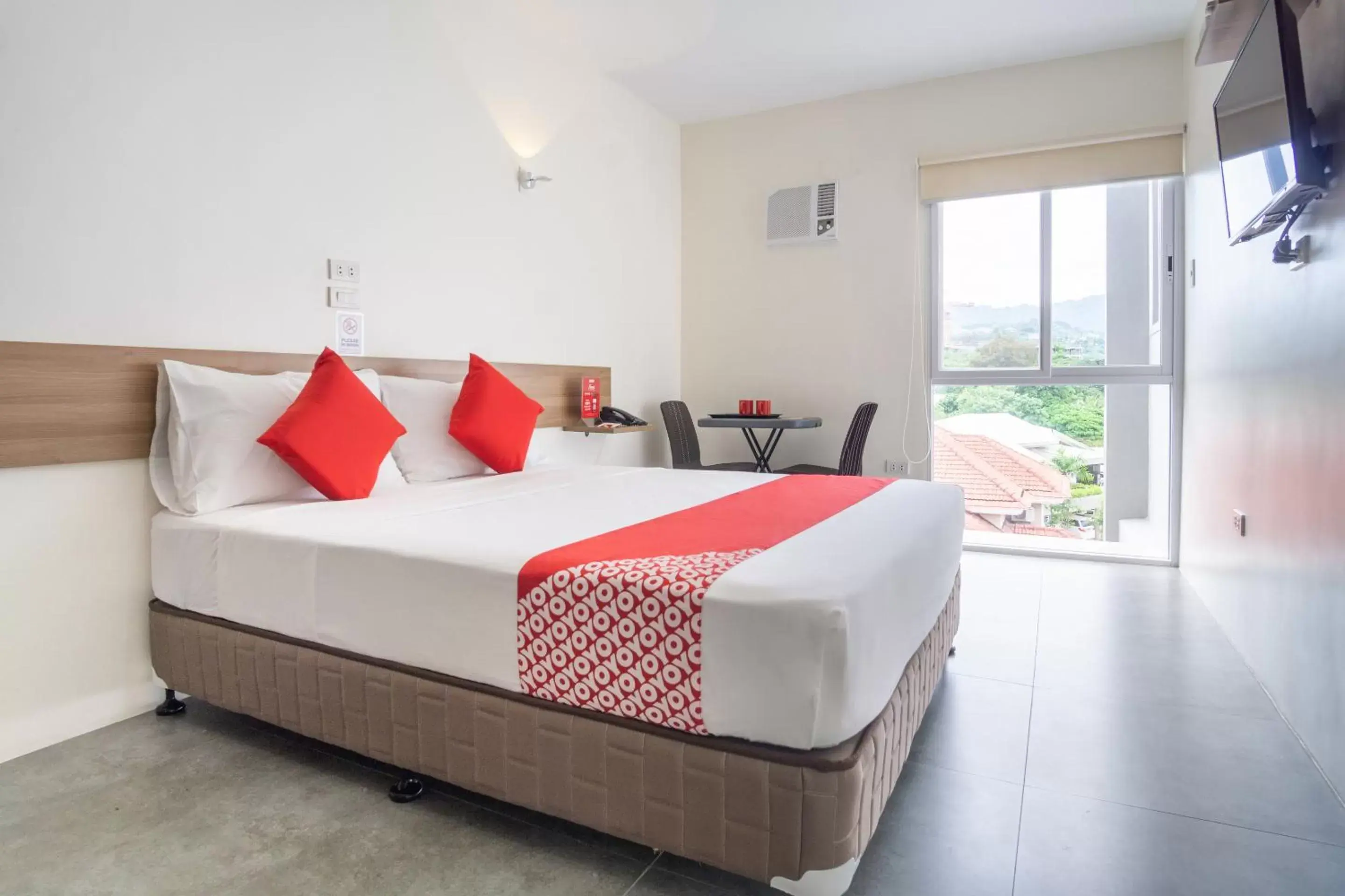 Bedroom, Bed in 18 Suites Cebu