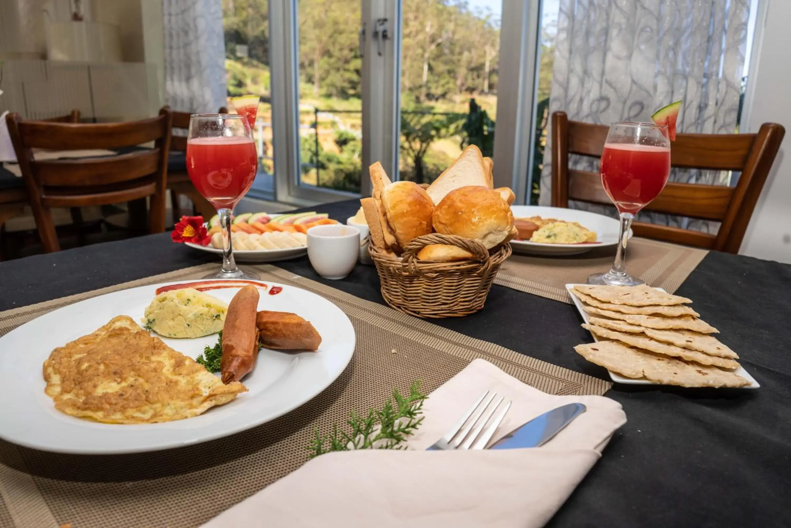 Food and drinks in Forest View Lodge