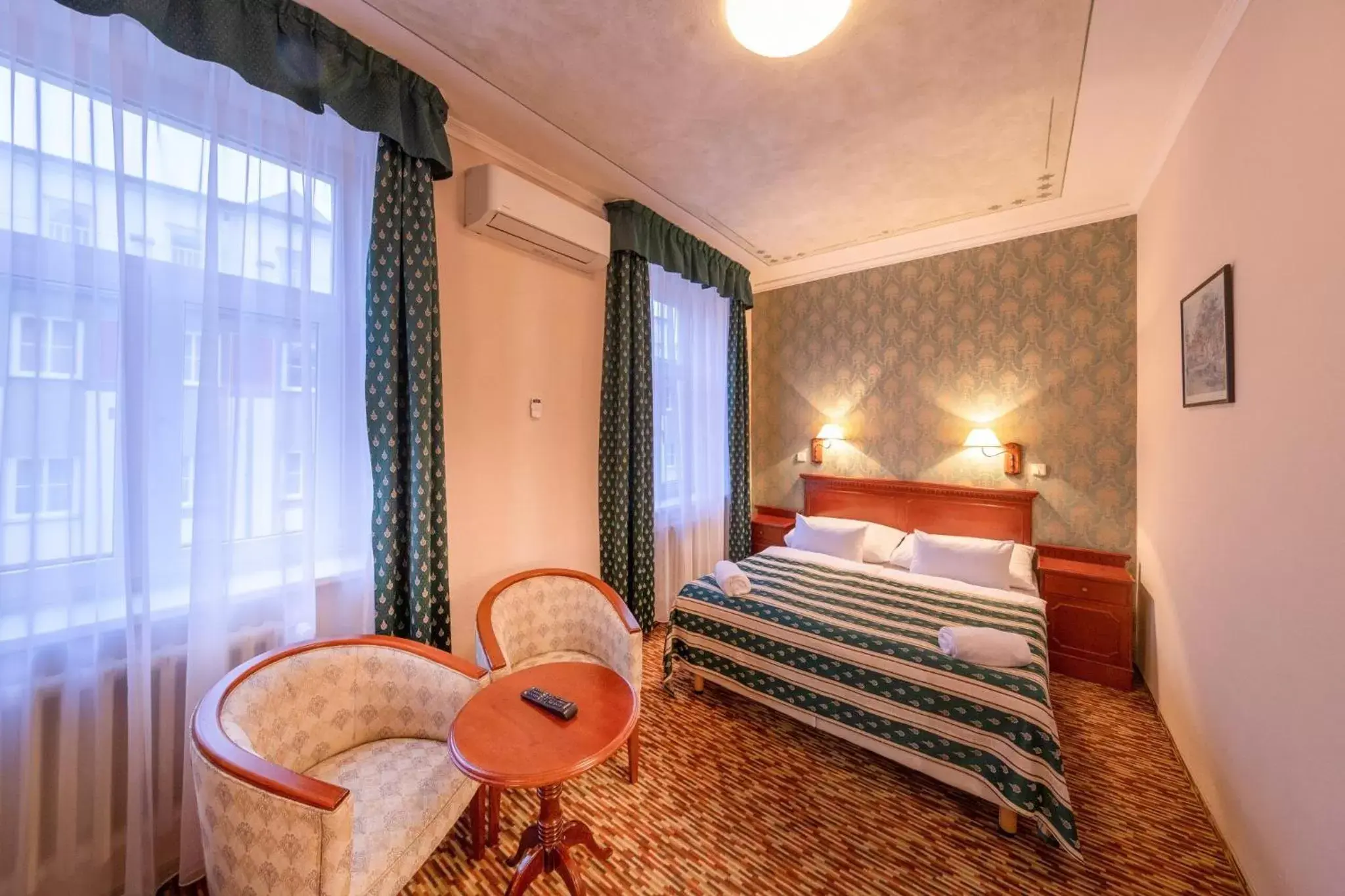 Bedroom, Bed in Hotel Meteor Plaza Prague