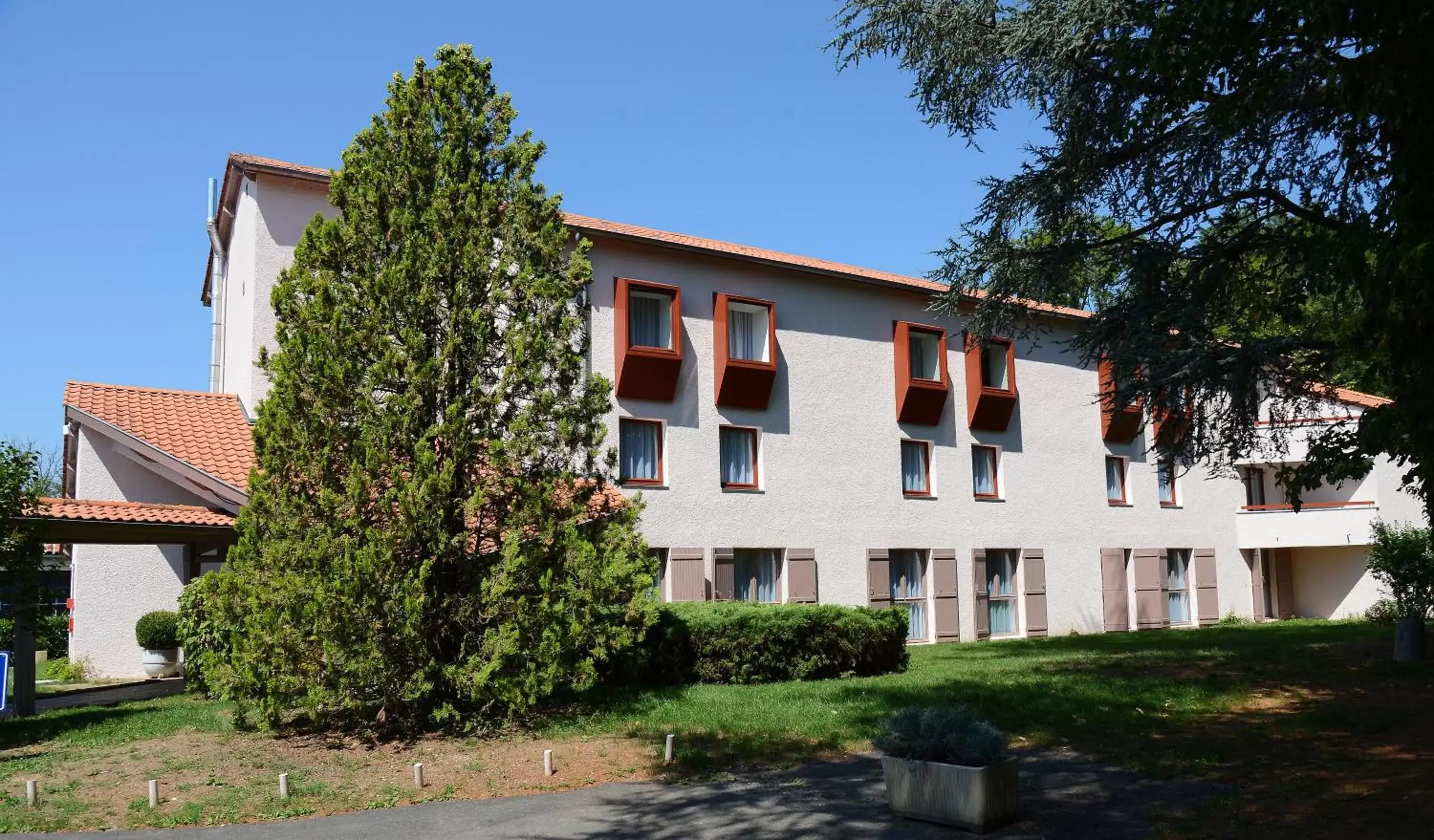 Property building in Clos St Eloi, The Originals Relais (Relais du Silence) Property building in Clos St Eloi, The Originals Relais (Relais du Silence)