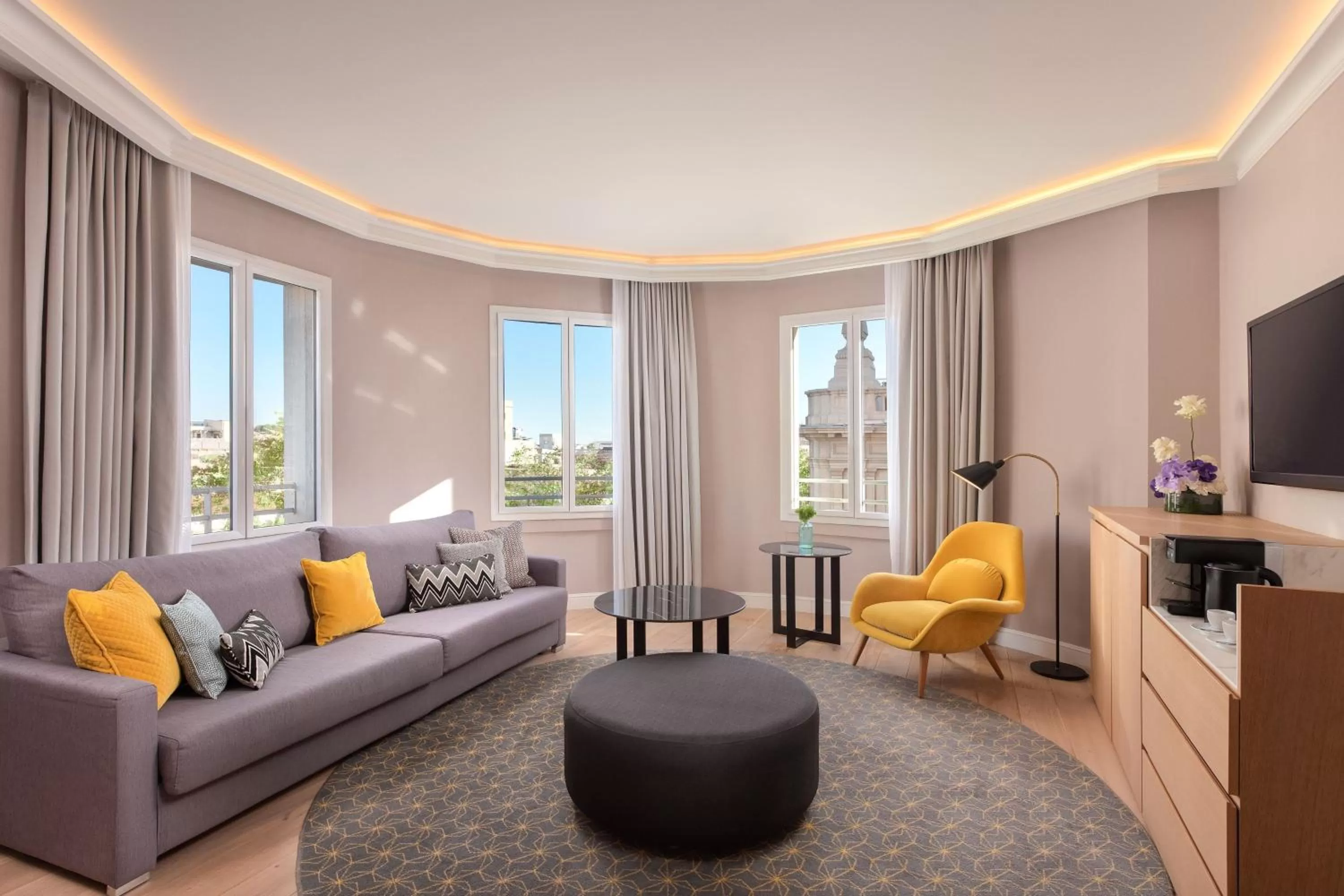 Photo of the whole room in Le Meridien Barcelona