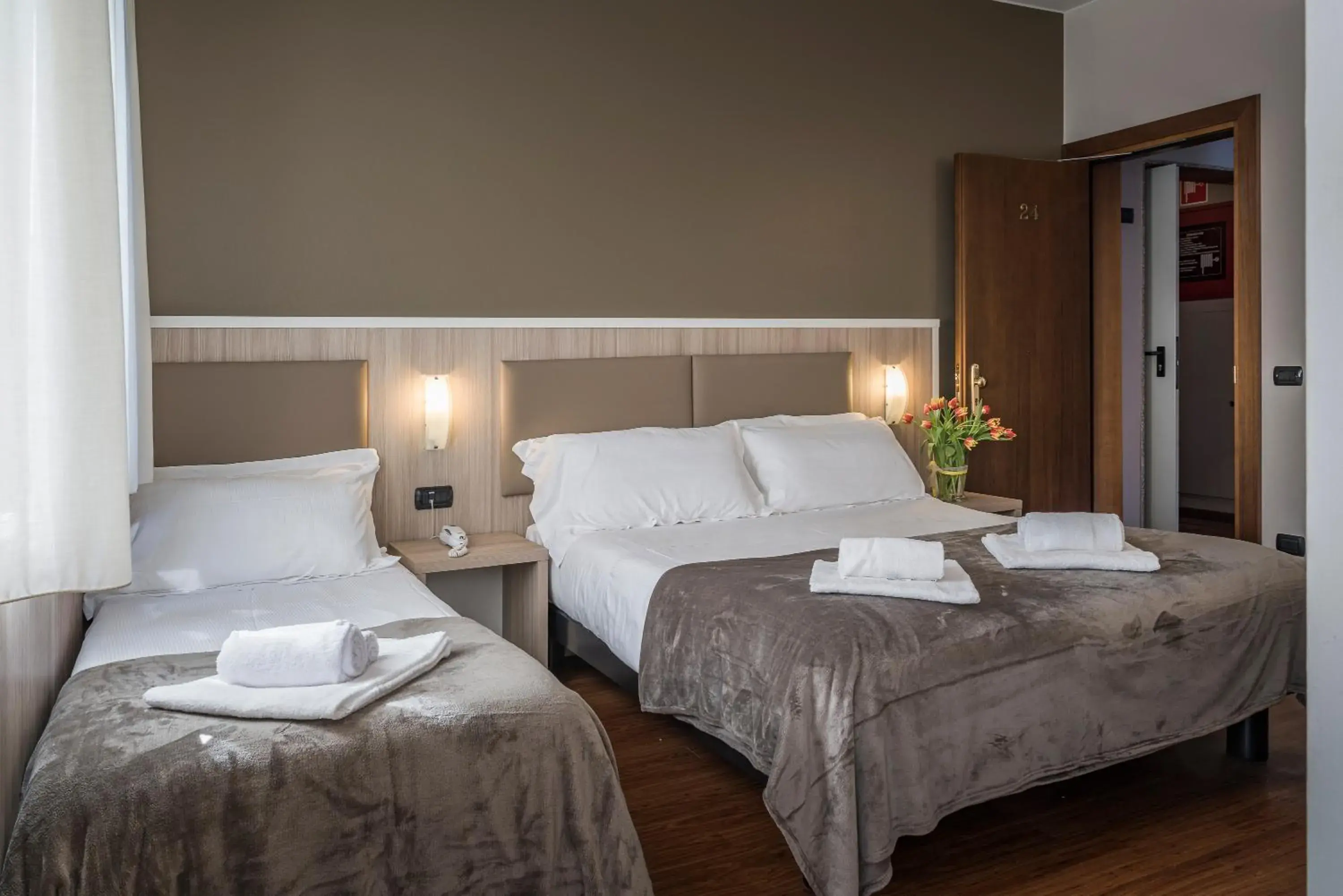 Bedroom, Bed in Hotel Gardenia