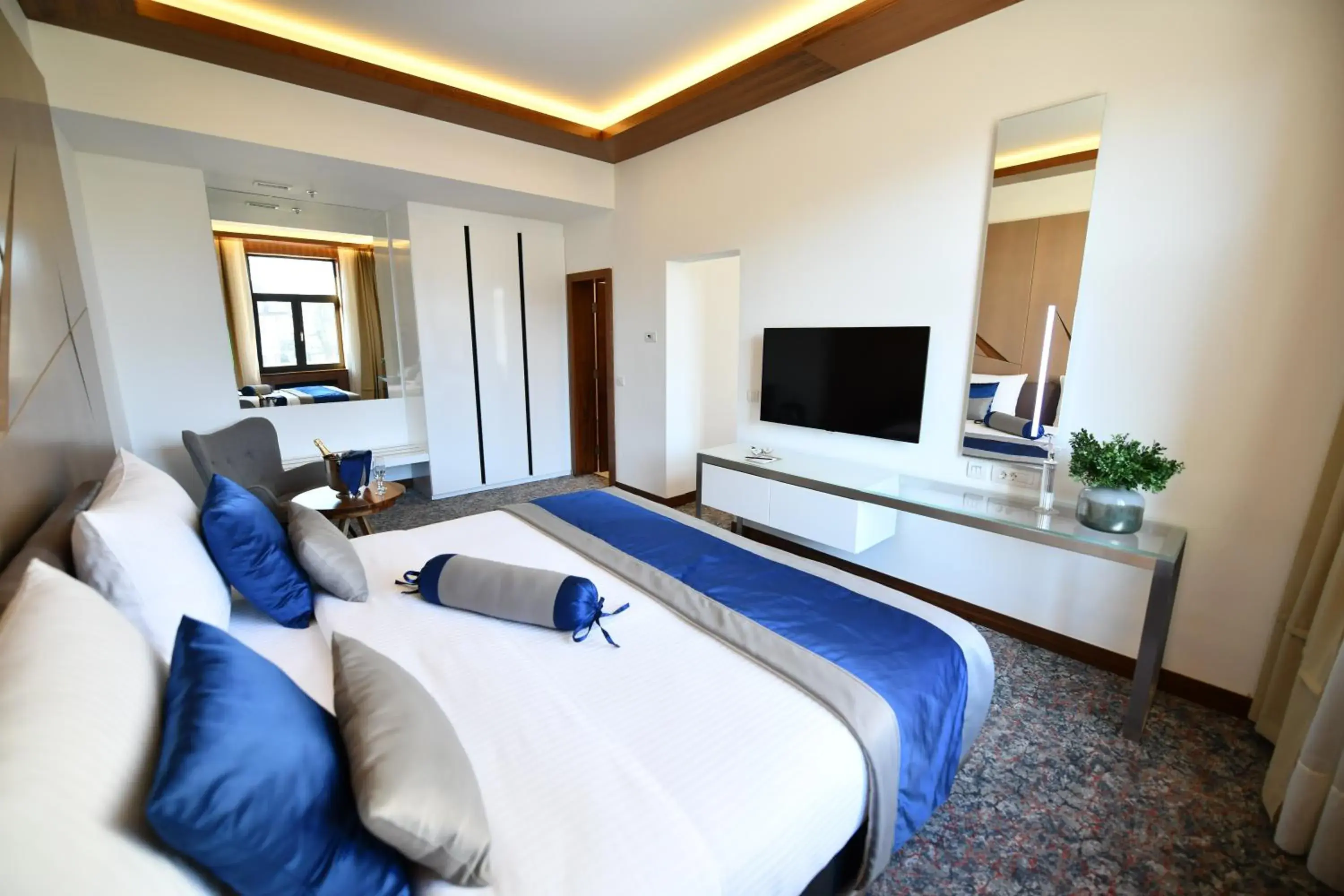 Bed in Hotel Austria & Bosna