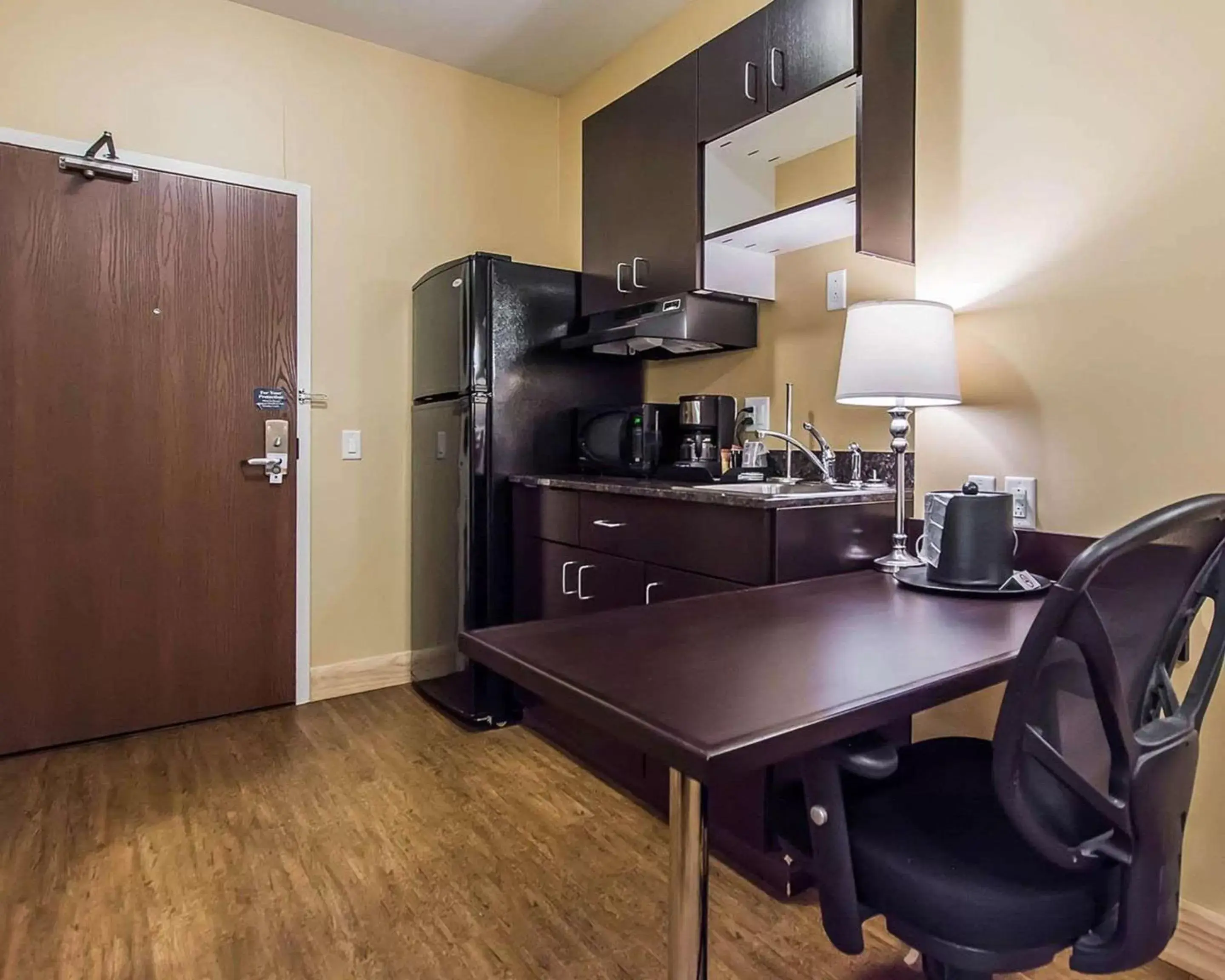 Photo of the whole room, Kitchen/Kitchenette in Quality Inn Moncton