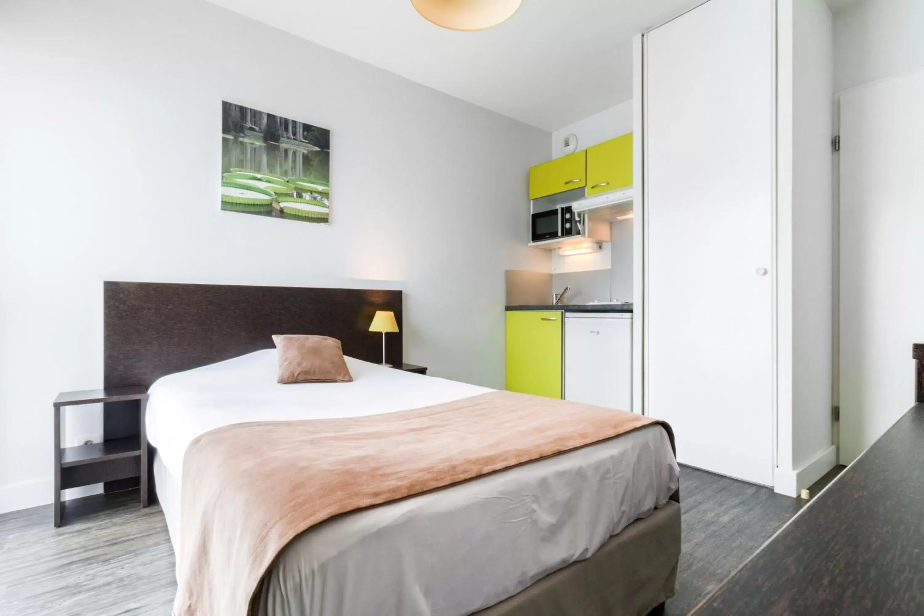 Bed in All Suites Pau – Zénith