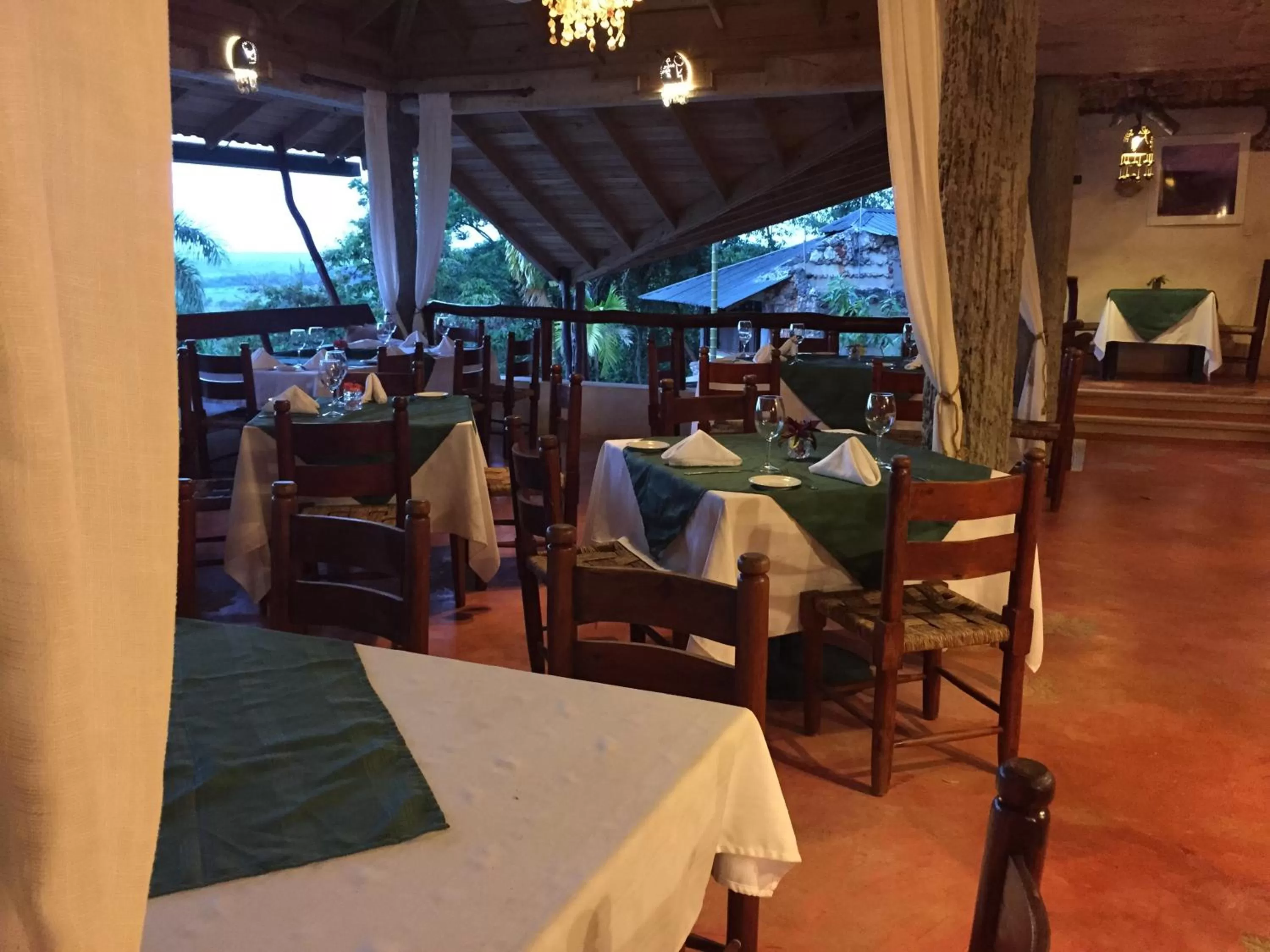 Restaurant/places to eat in Altos de Caño Hondo