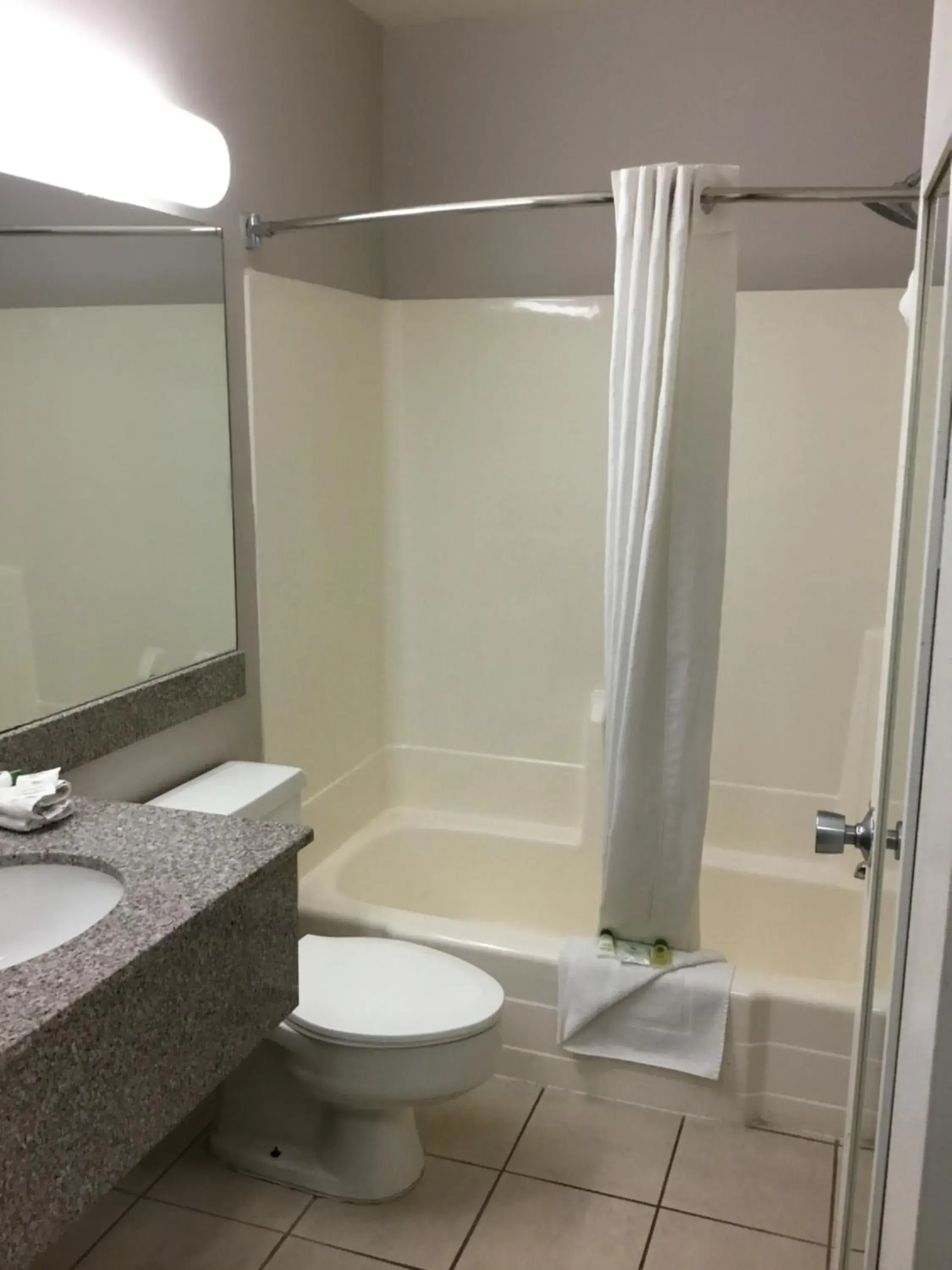 Bathroom in Aviation Inn