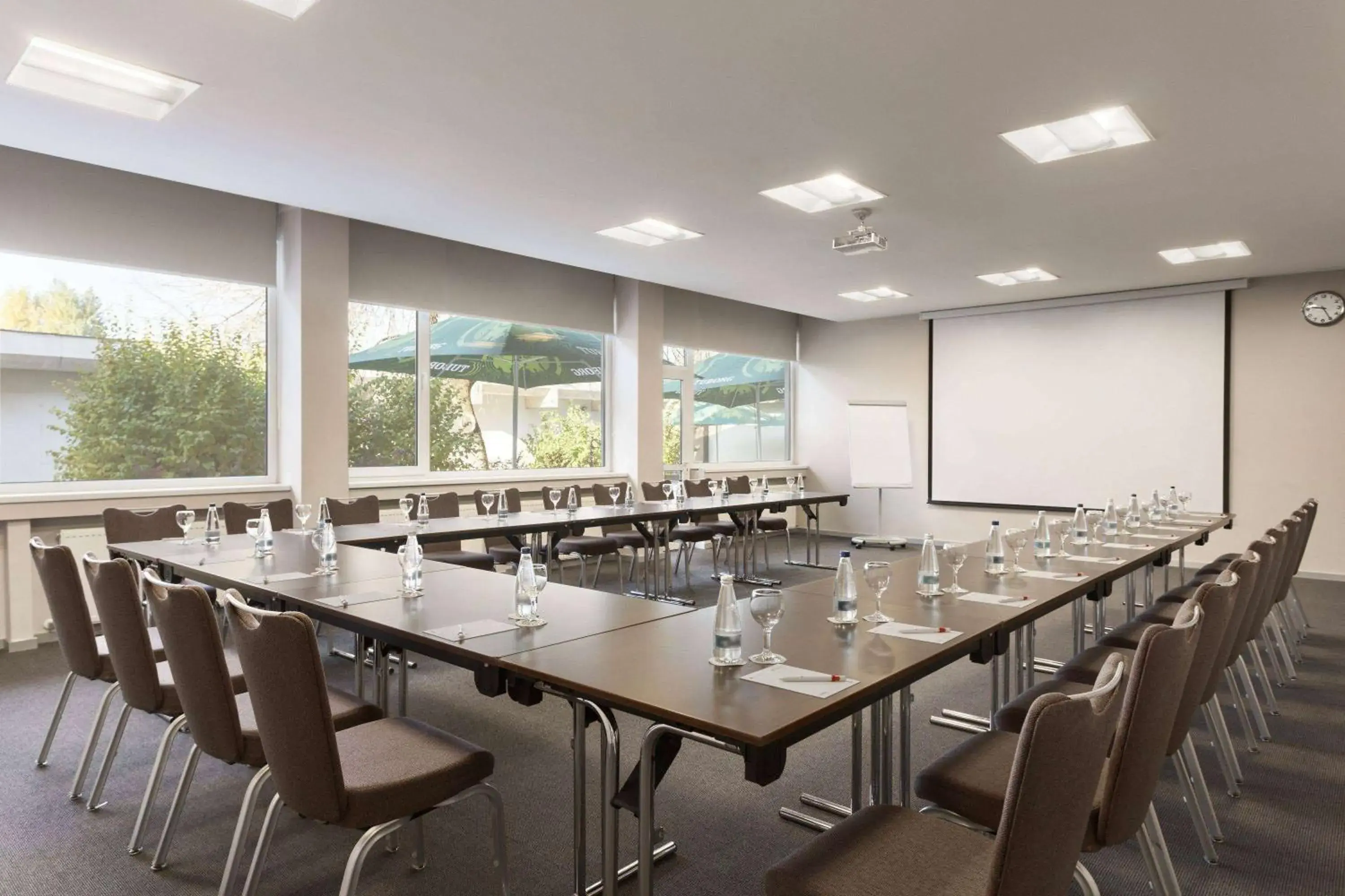 Meeting/conference room in Ramada Plaza by Wyndham Bucharest Convention Center