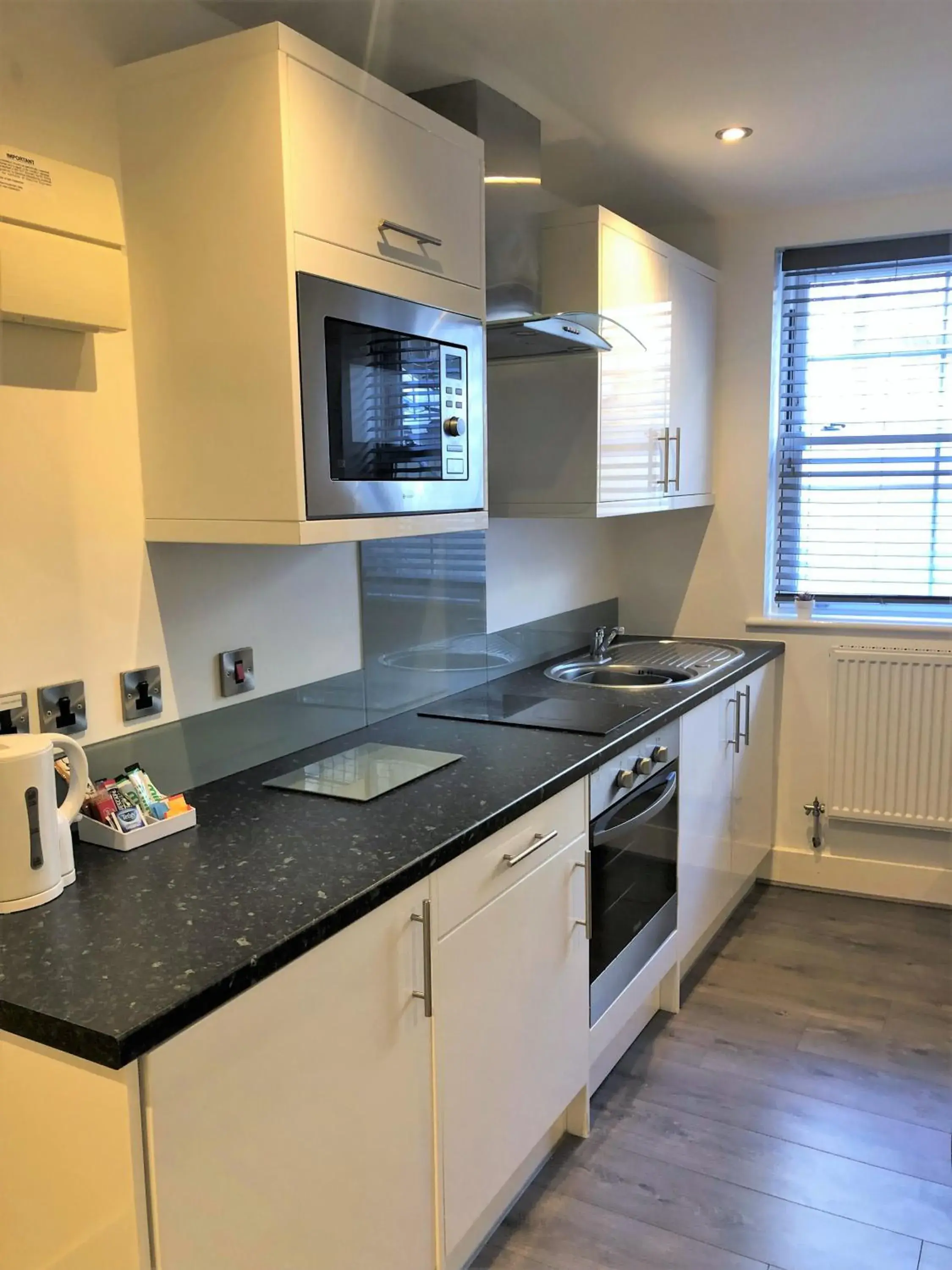 Kitchen or kitchenette, Kitchen/Kitchenette in FoxHouse Studio Apartments