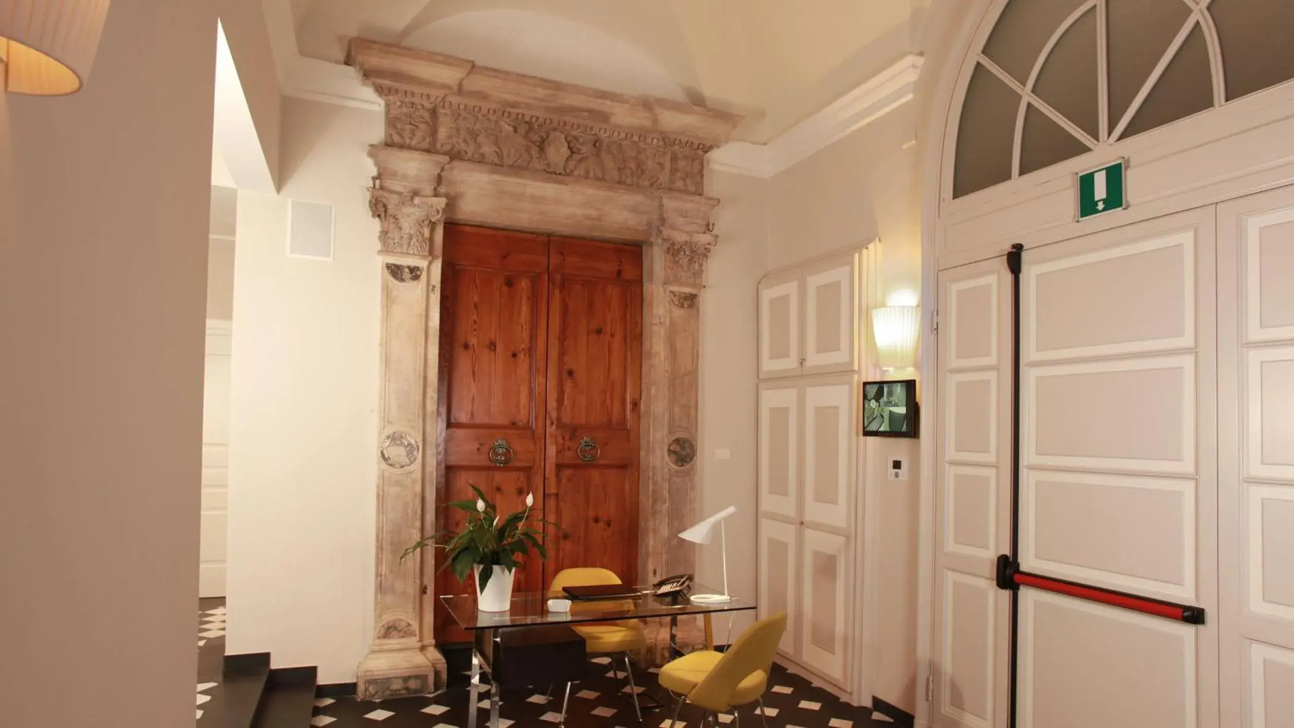 Lobby or reception in Hotel Le Nuvole Residenza d'Epoca