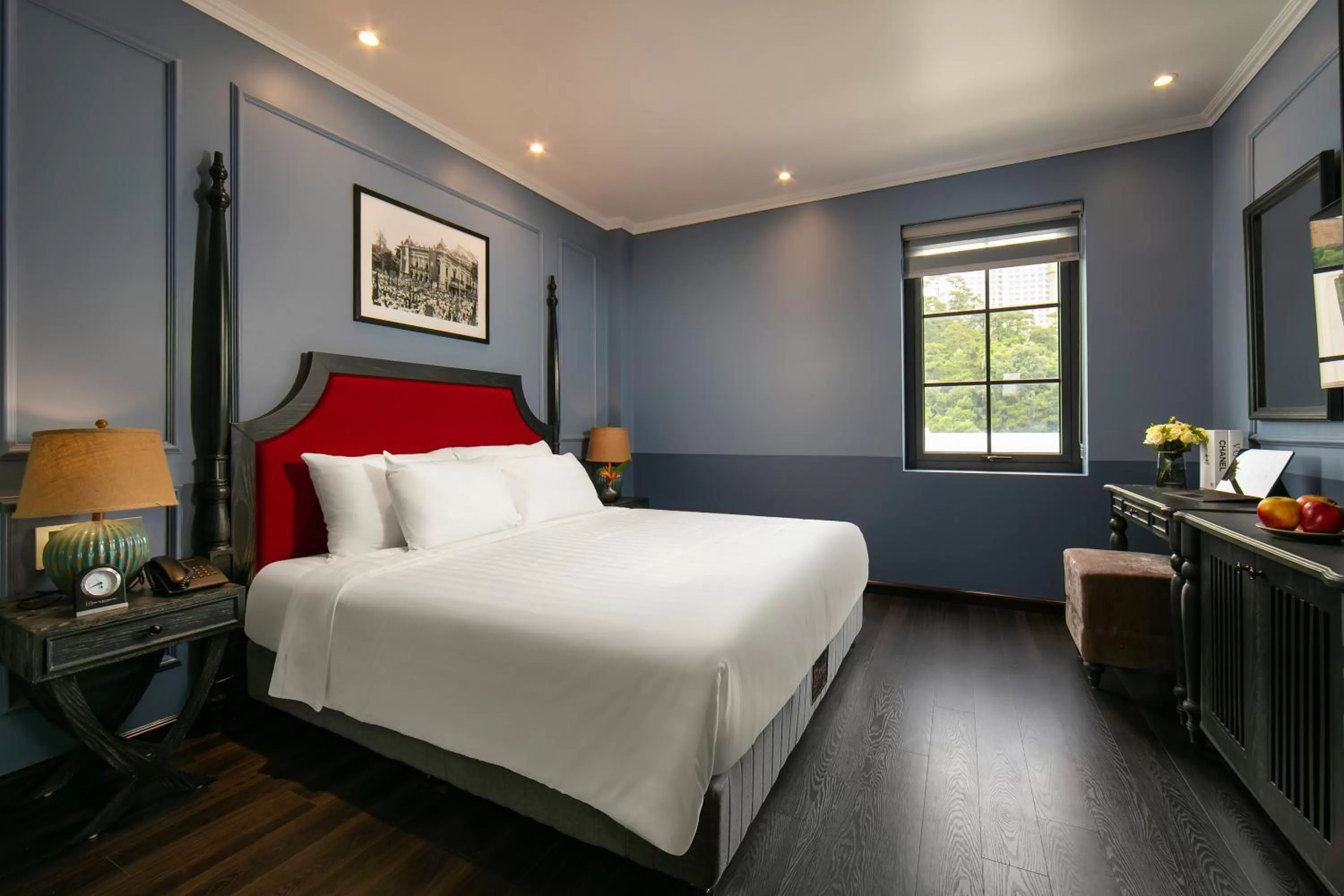 Photo of the whole room, Bed in The Secret HaLong