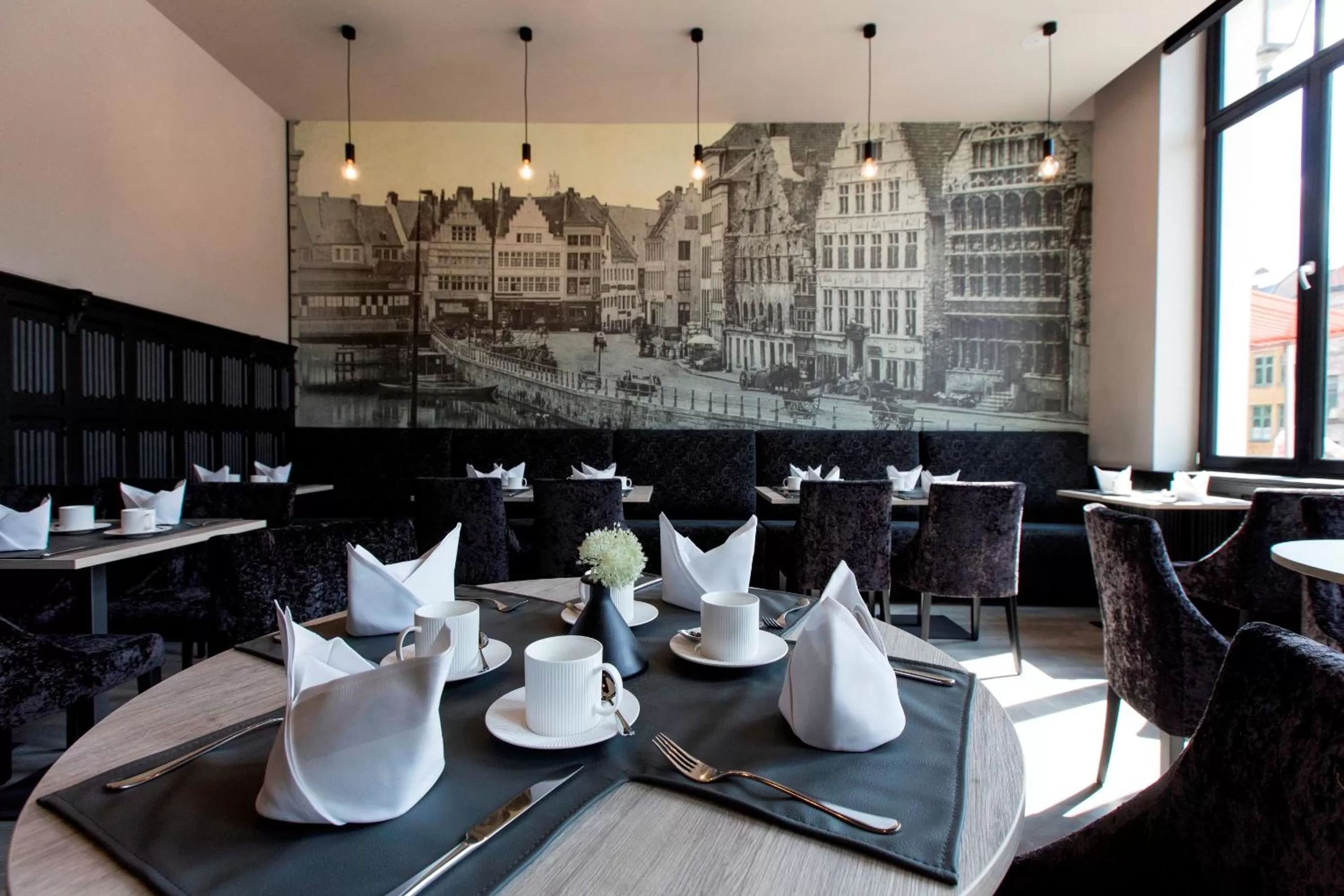 Food in Hotel Harmony