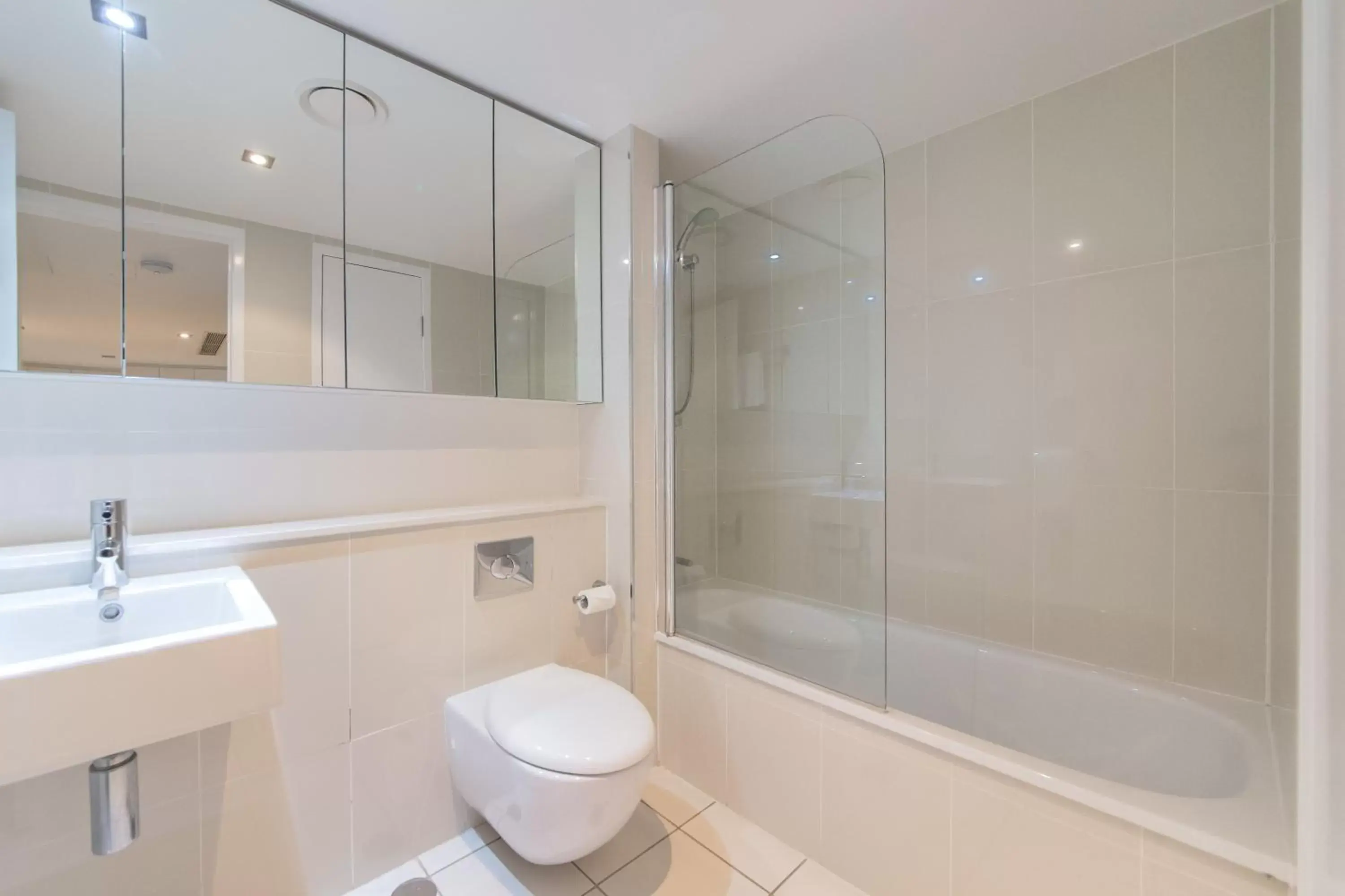 Shower, Bathroom in Echelon Apartments Yeppoon