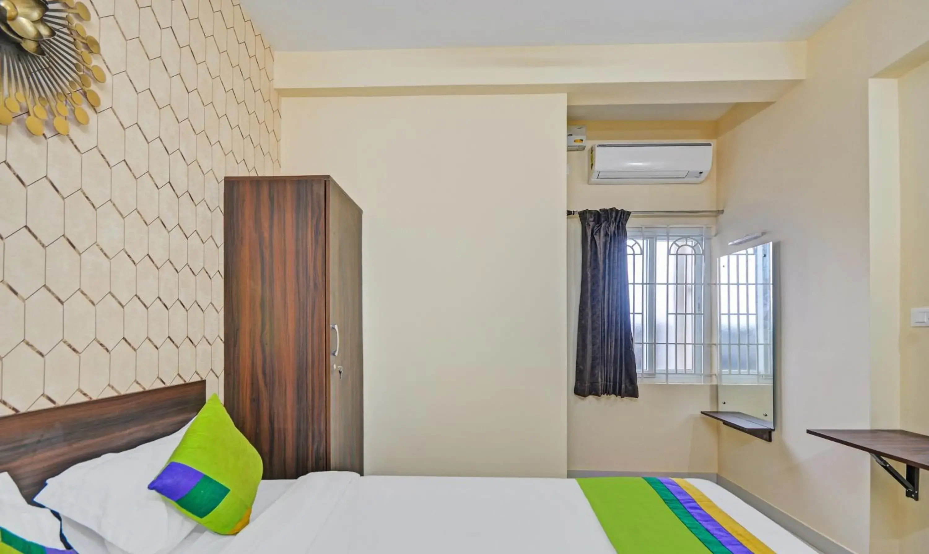 Bedroom, Bed in Treebo Trend Everest Residency Tidel Park