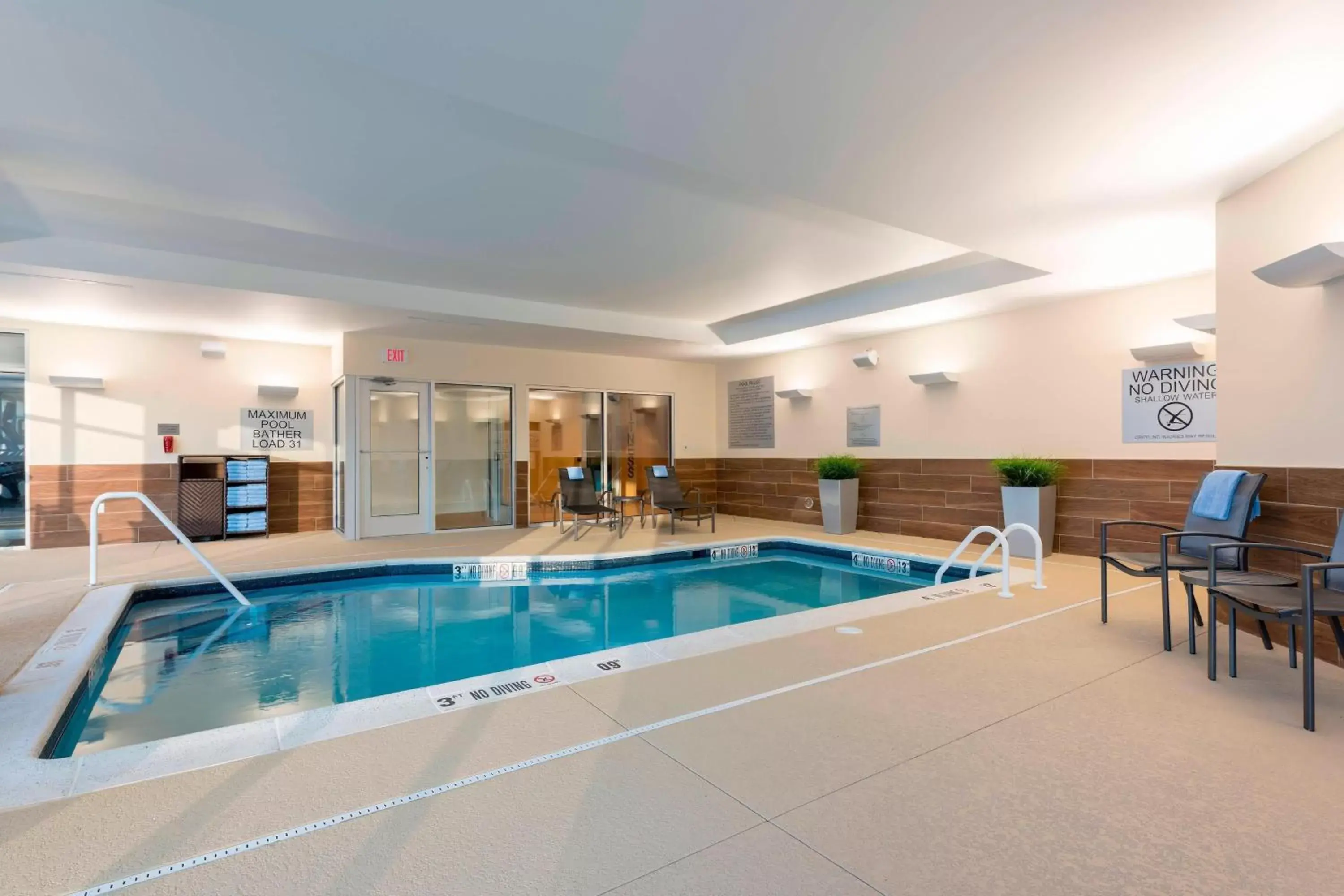Swimming Pool in Fairfield Inn & Suites by Marriott Indianapolis Fishers