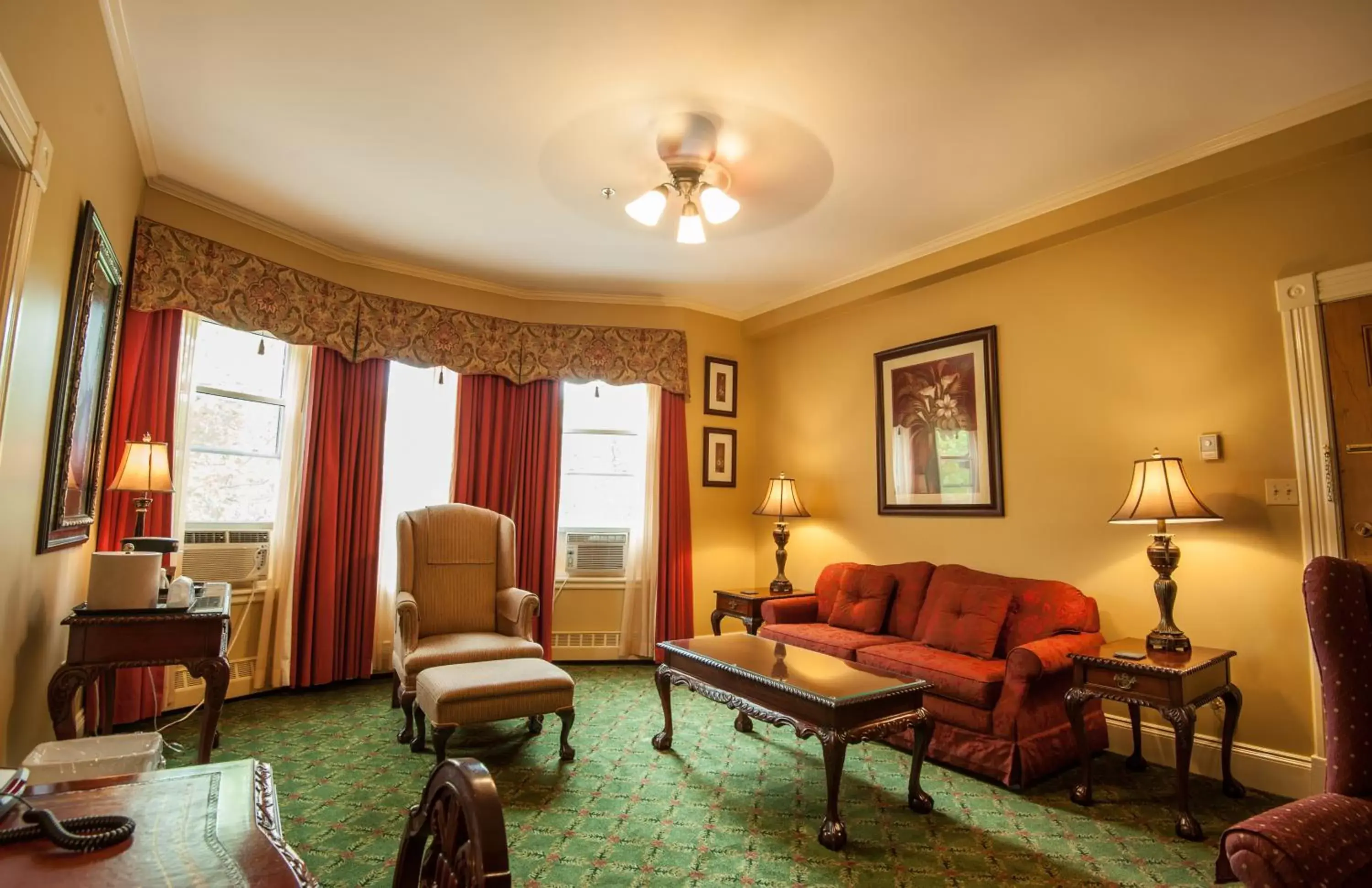 Neighbourhood, Seating Area in Dundee Arms Inn