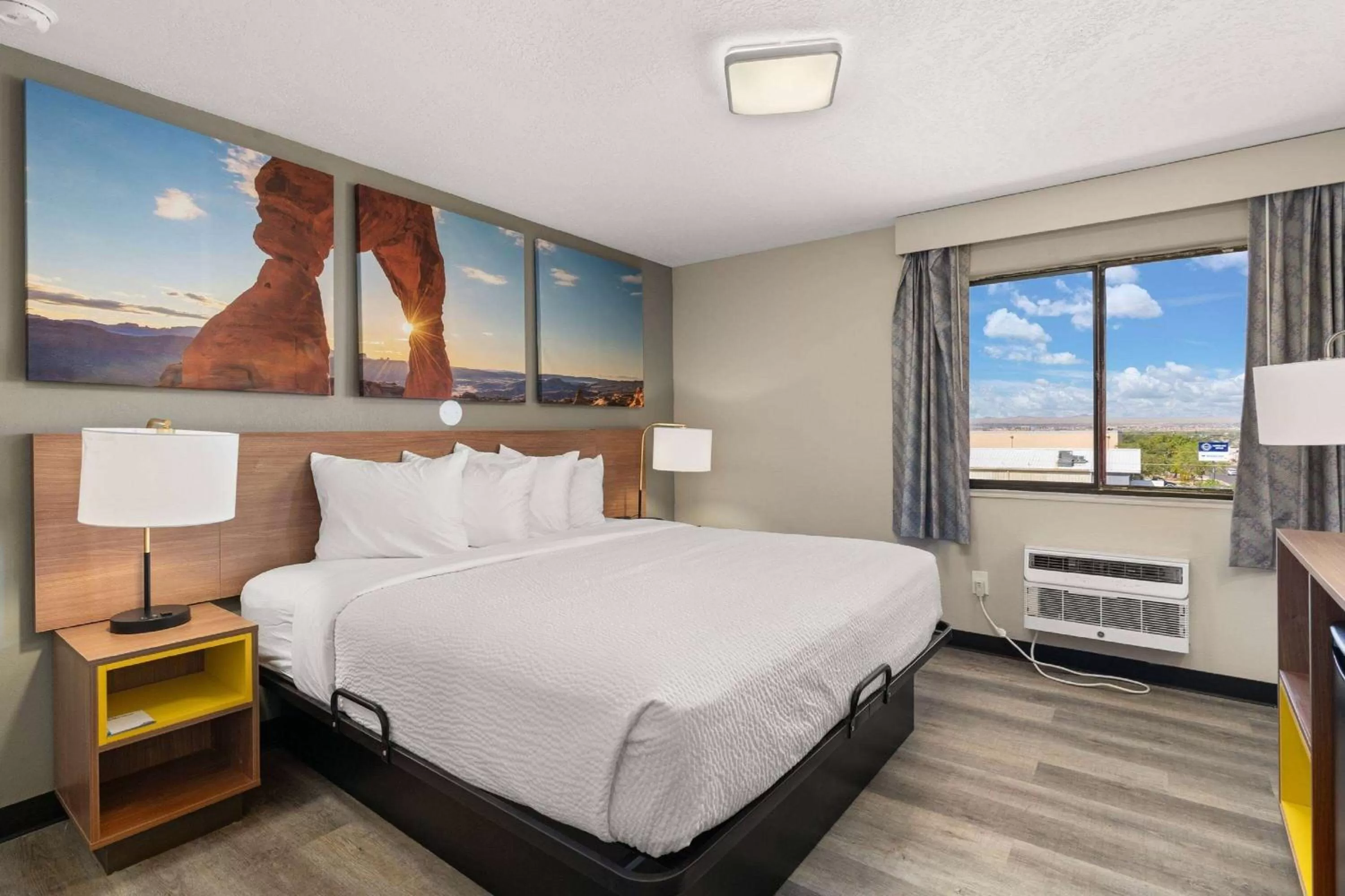 Photo of the whole room, Bed in Days-Inn by Wyndham Albuquerque I-25