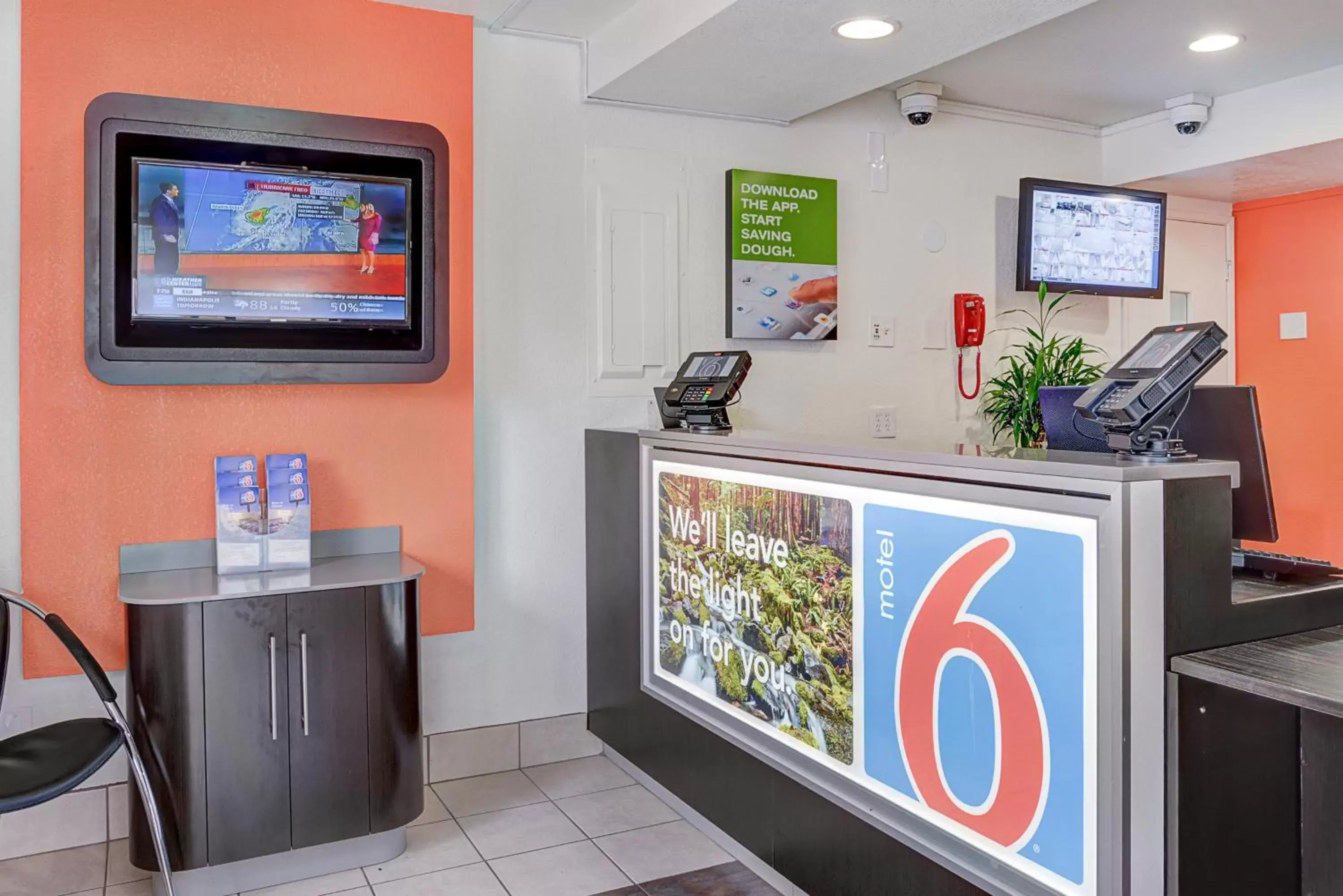 Lobby or reception in Motel 6-Portland, OR - Central