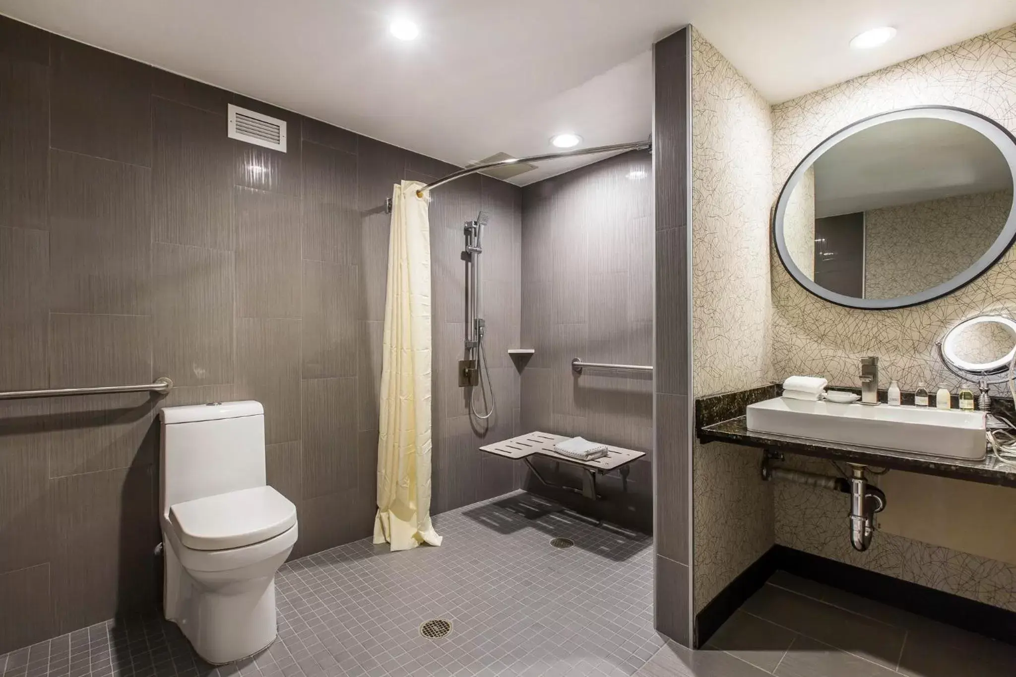 Double Room with Two Double Beds and Roll-In Shower - Mobility and Hearing Access in The Hills Hotel, an IHG Hotel Double Room with Two Double Beds and Roll-In Shower - Mobility and Hearing Access in The Hills Hotel, an IHG Hotel