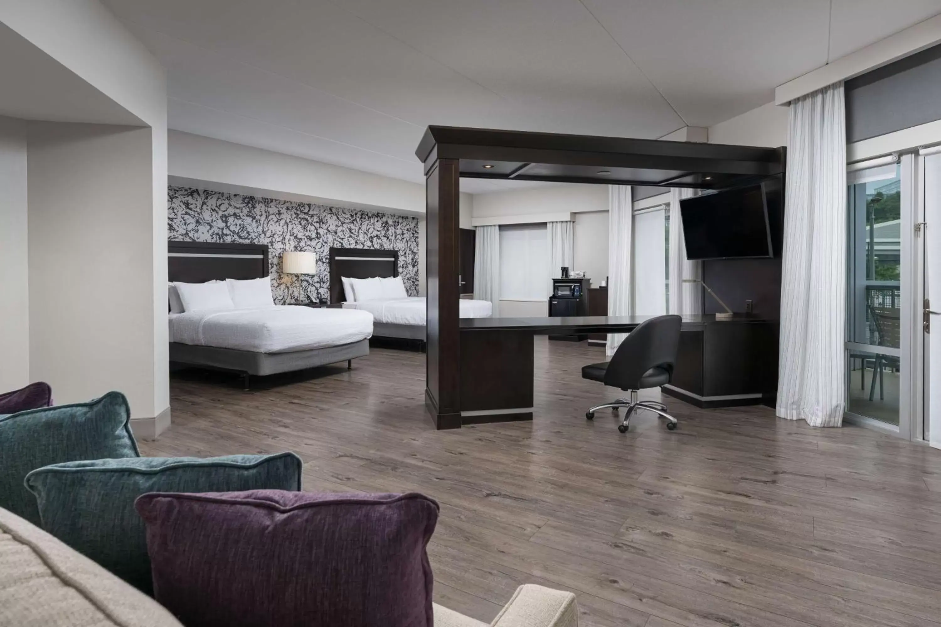 Bedroom in Hampton Inn & Suites Chattanooga Downtown