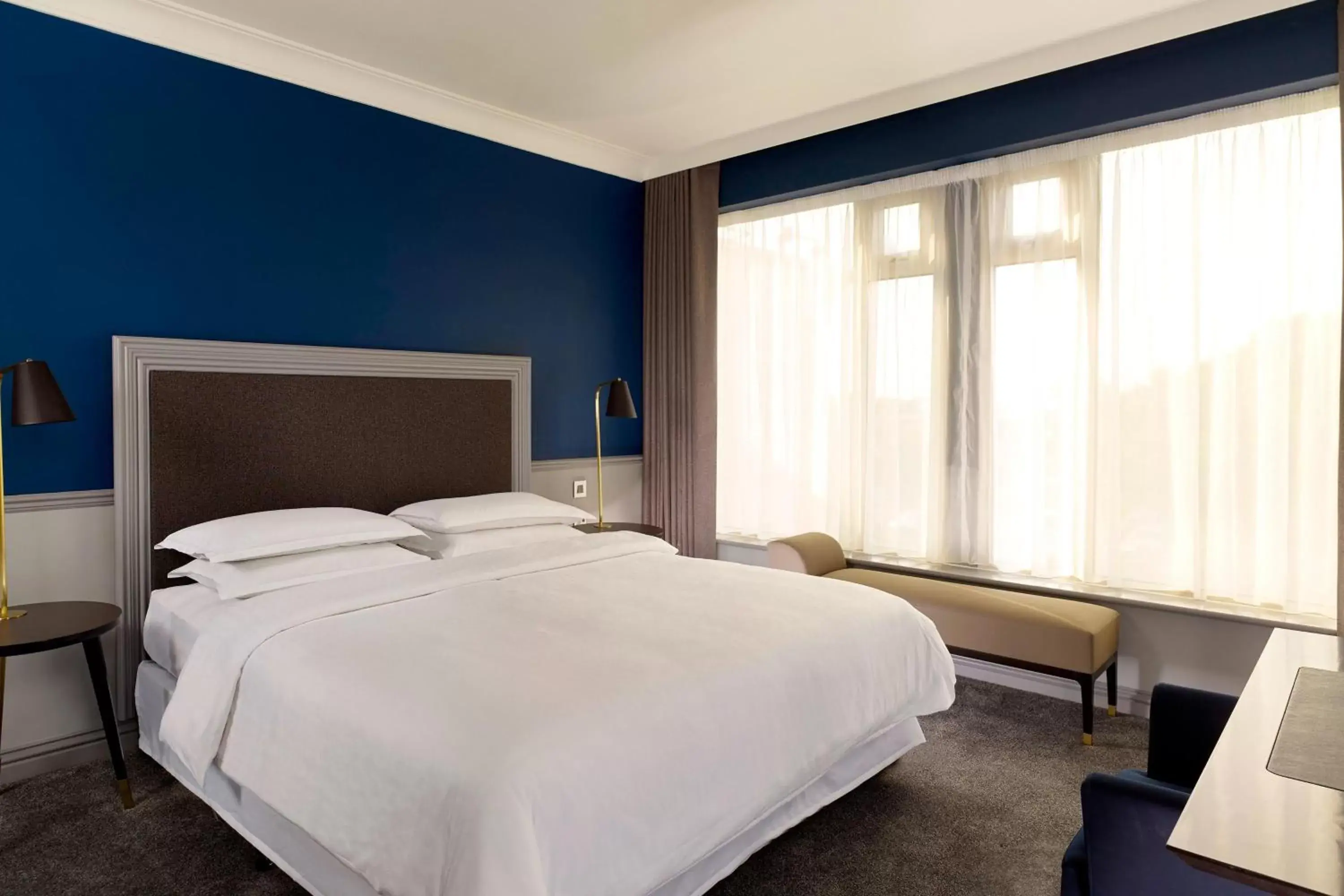 Bedroom, Bed in Sheraton Heathrow Hotel