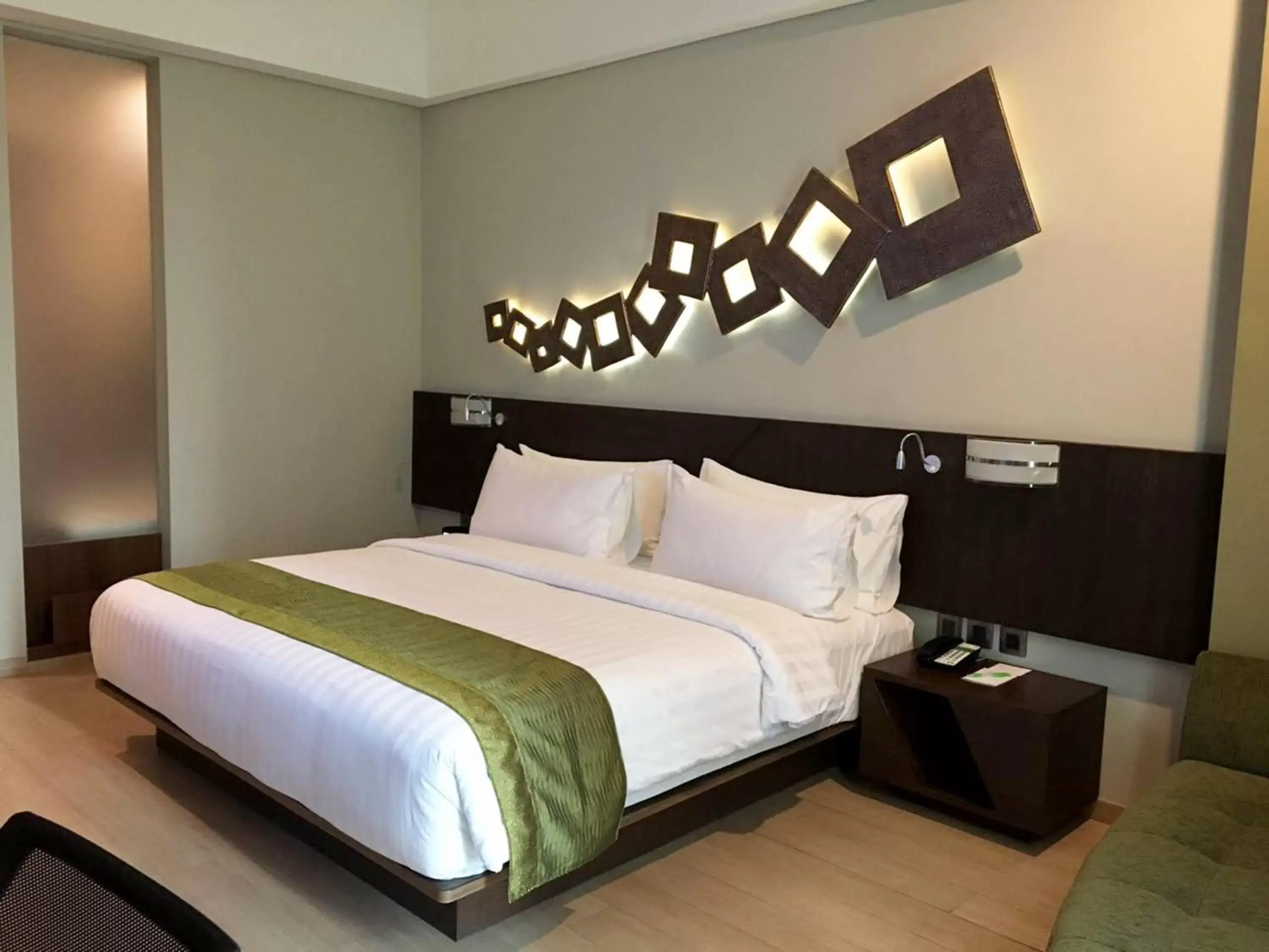 Photo of the whole room, Bed in Holiday Inn Cikarang Jababeka, an IHG Hotel