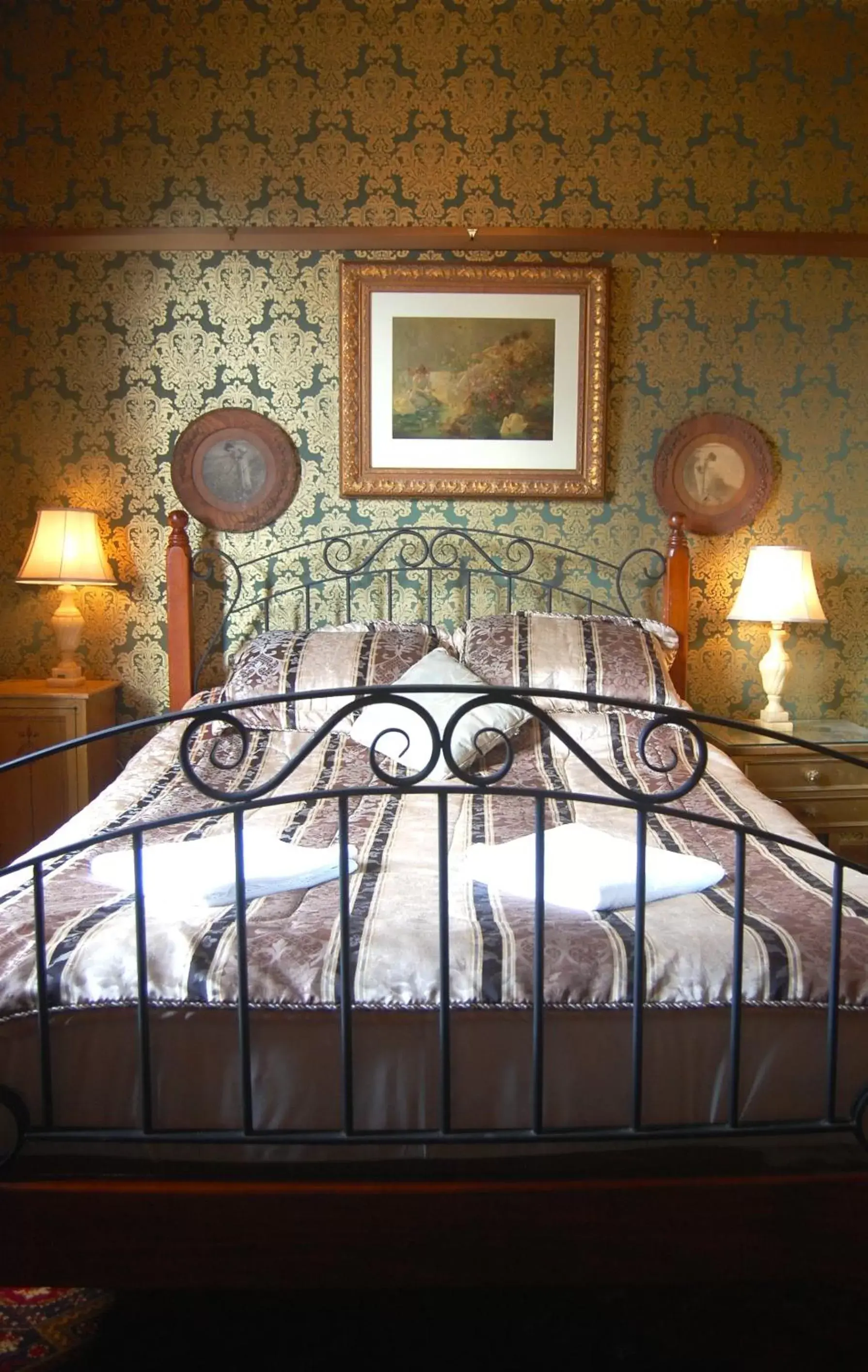 Bed in Shakespeare Hotel