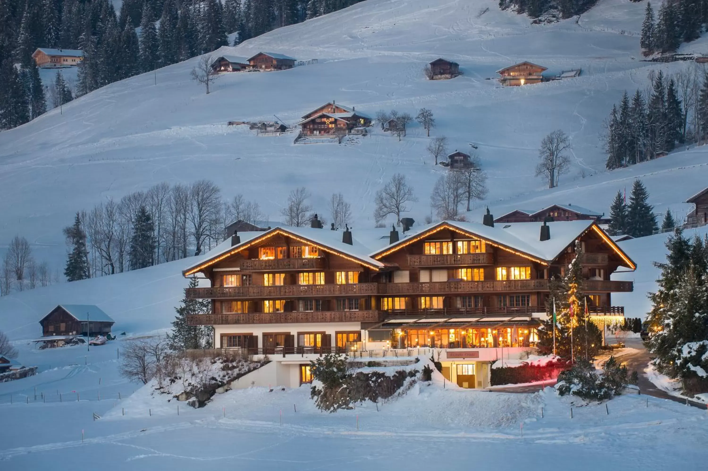 Facade/entrance, Winter in Geniesserhotel Le Grand Chalet