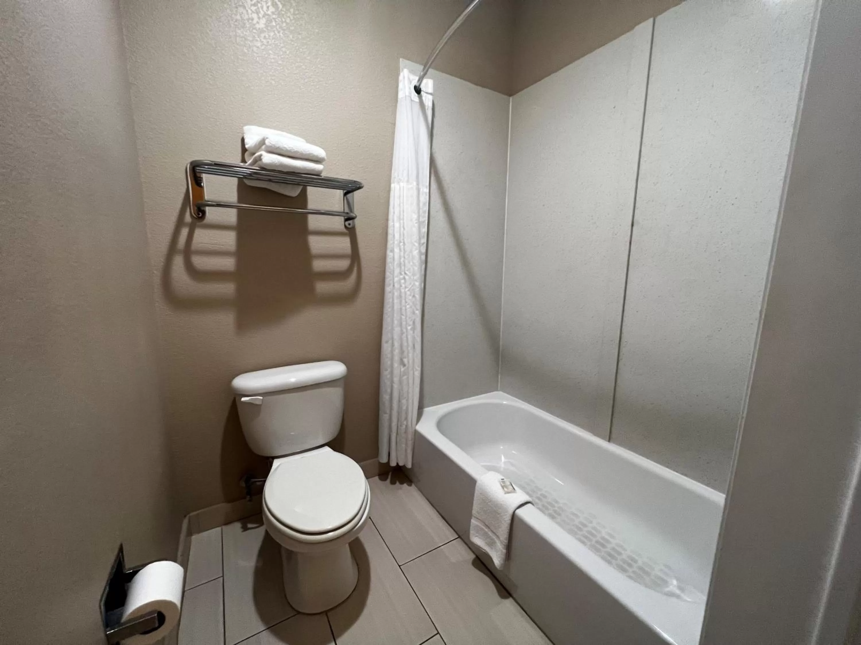 Bathroom in Super 8 by Wyndham Center