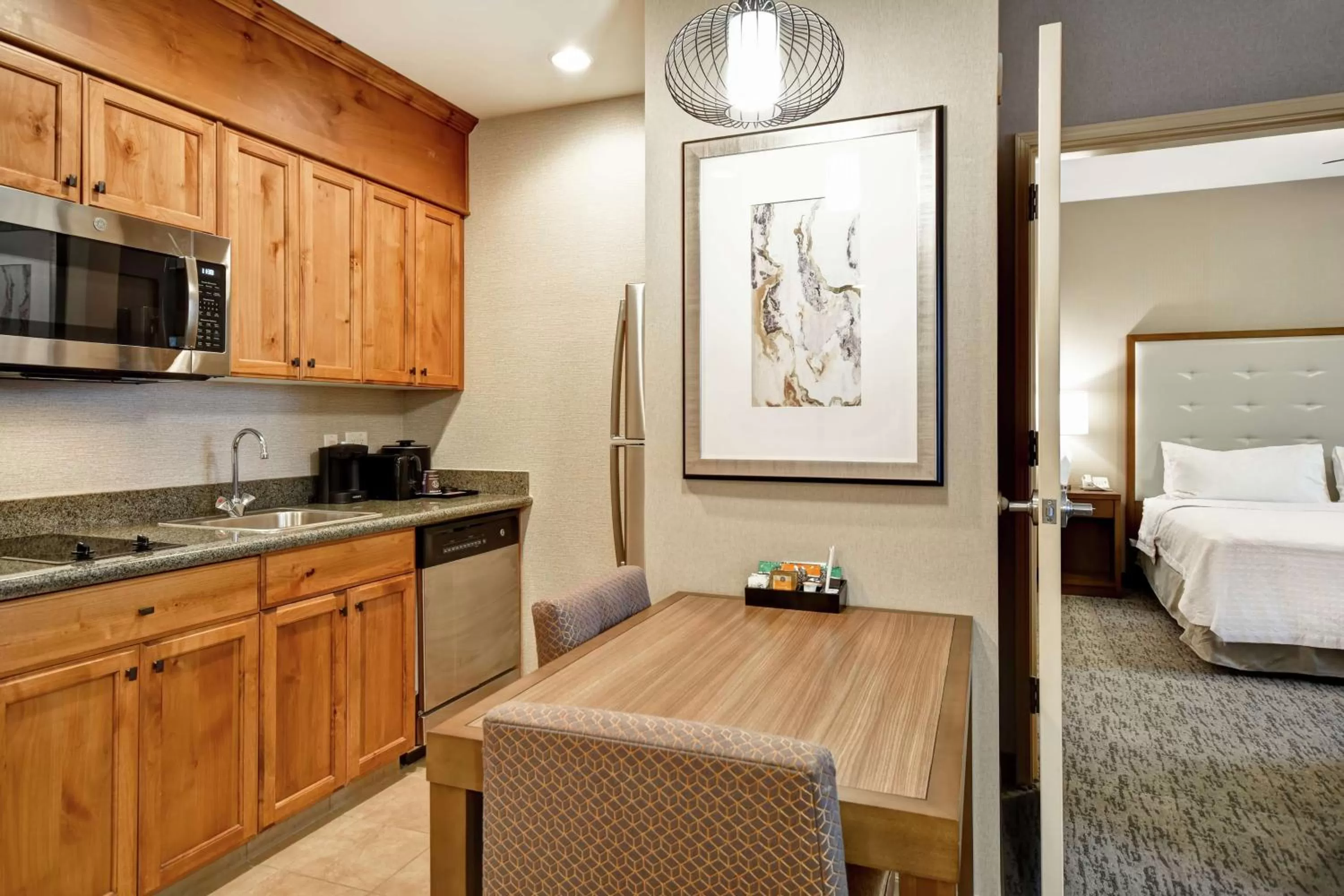 Kitchen or kitchenette, Bed in Homewood Suites by Hilton Boise