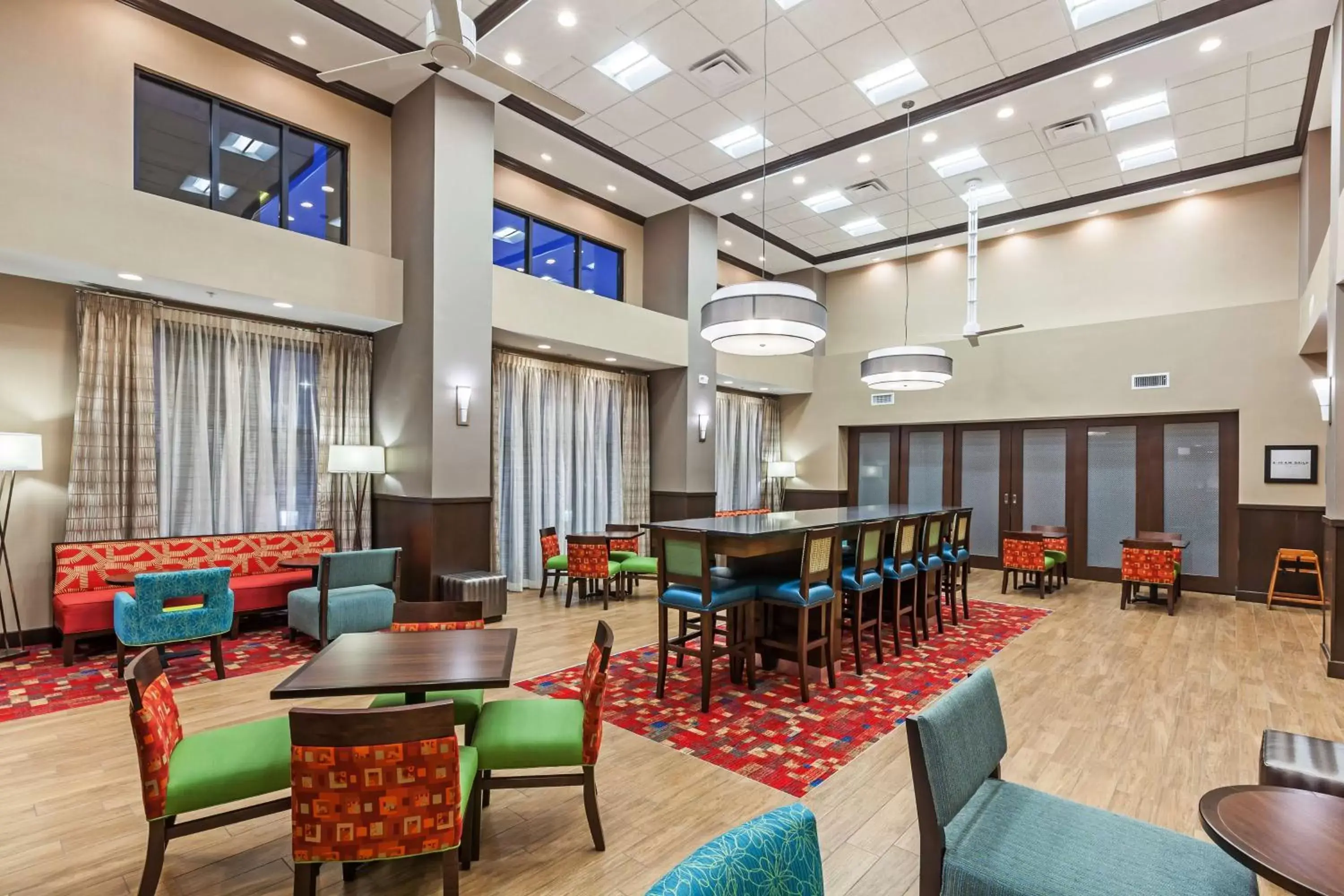 Lobby or reception, Restaurant/Places to Eat in Hampton Inn & Suites Claremore