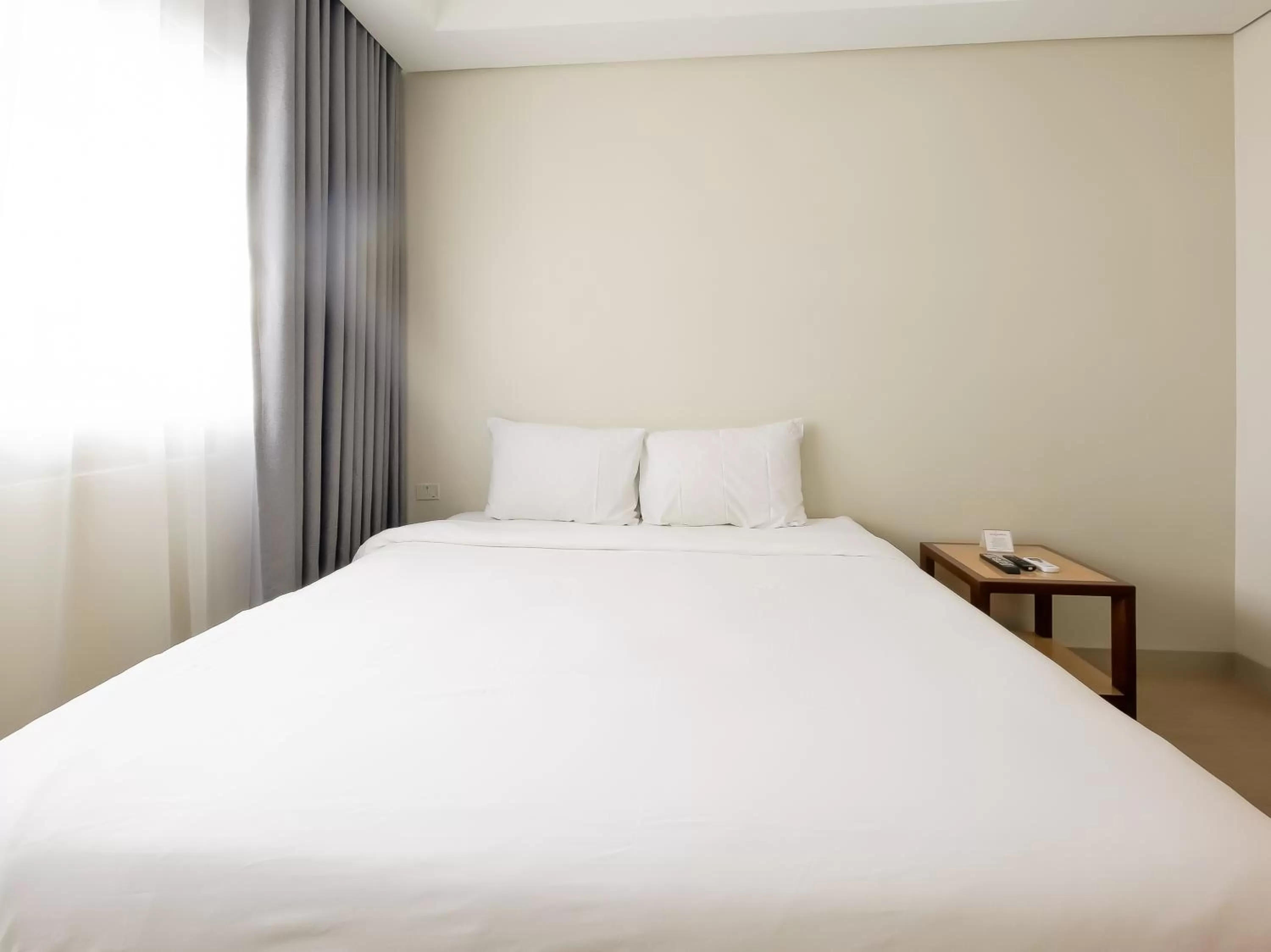 Bedroom, Bed in Capital O 804 The Residences at Bonifacio Civic Center