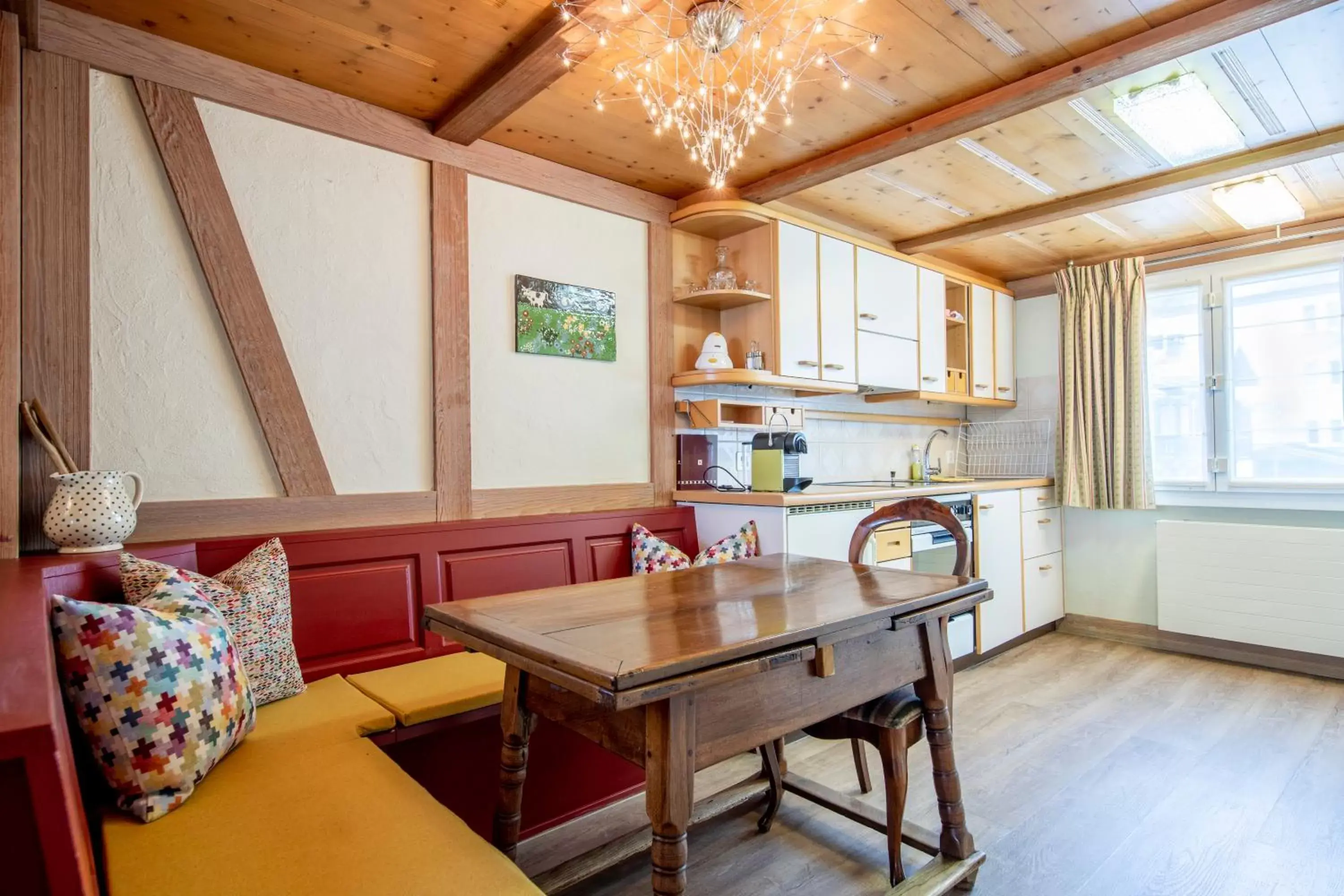 Kitchen or kitchenette, Dining Area in Hotel Kreuz&Post**** Grindelwald