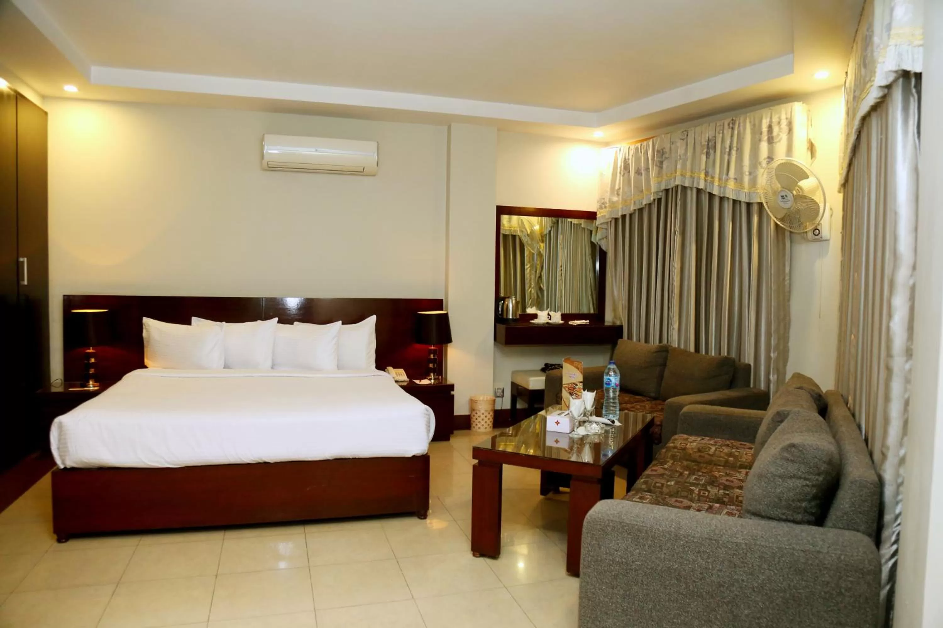 Bedroom in Hotel Multan Continental