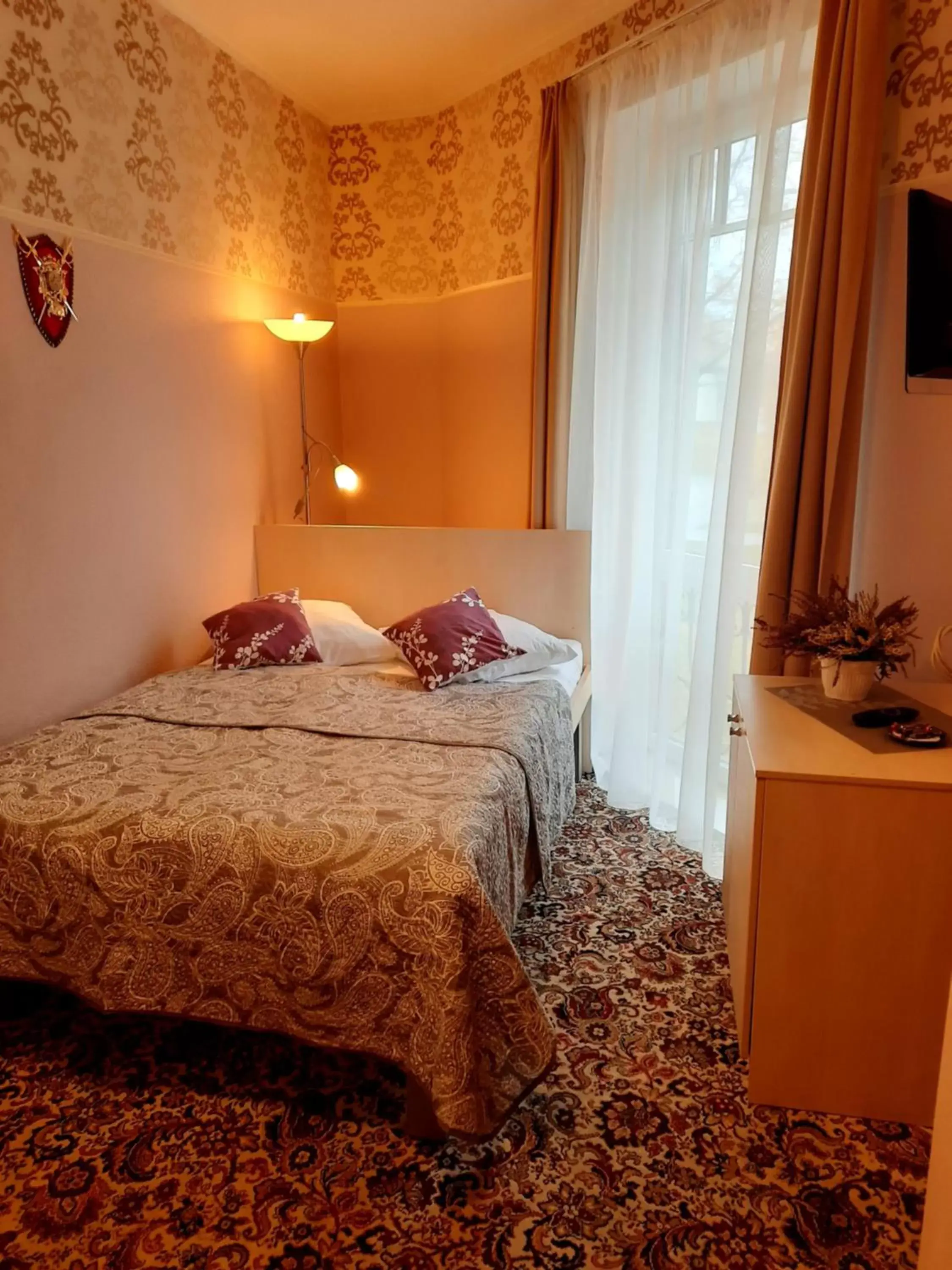 Small Double Room in Hotel Pils with Self-Check in Small Double Room in Hotel Pils with Self-Check in