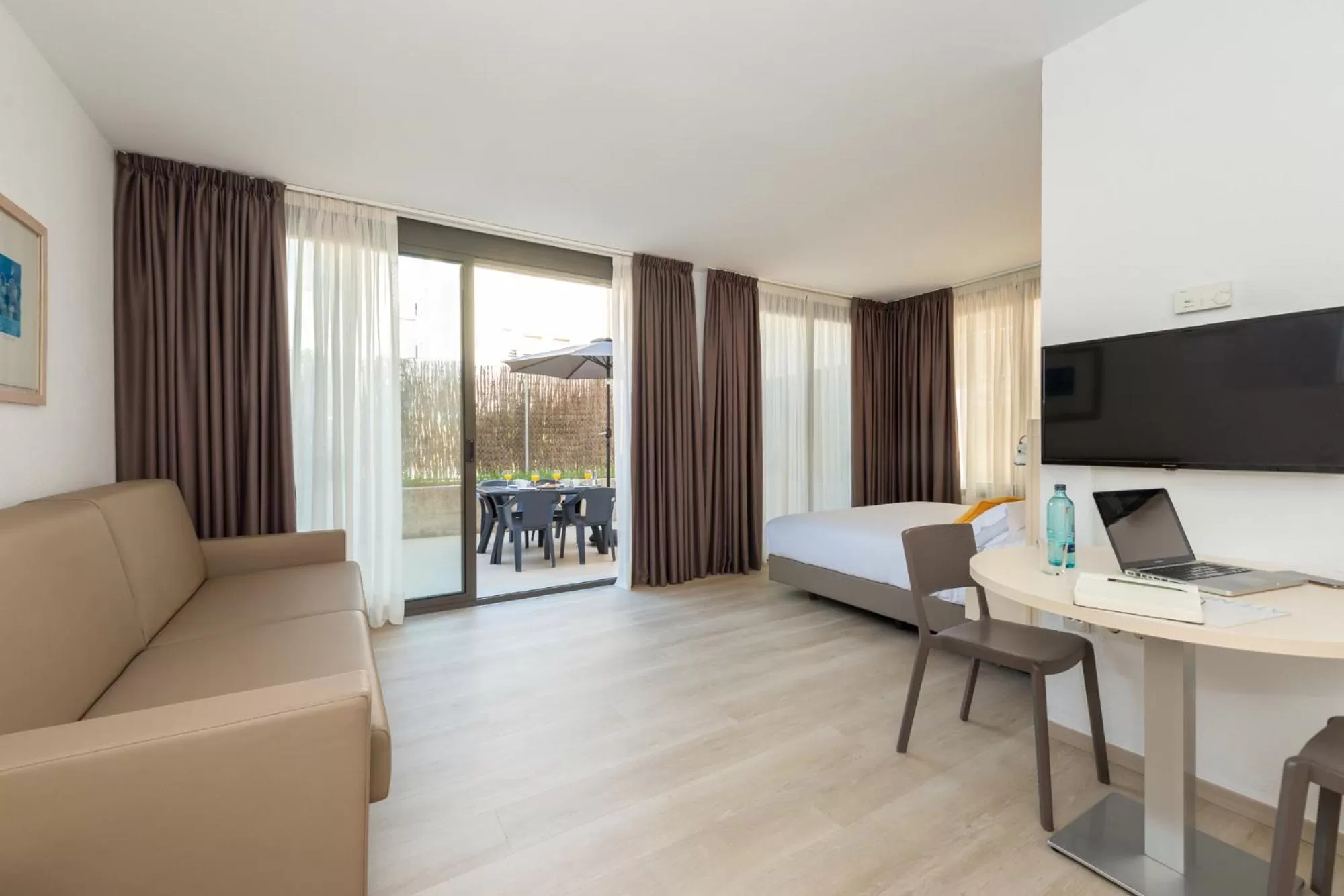 Seating area in Atenea Park Suites & Apartments