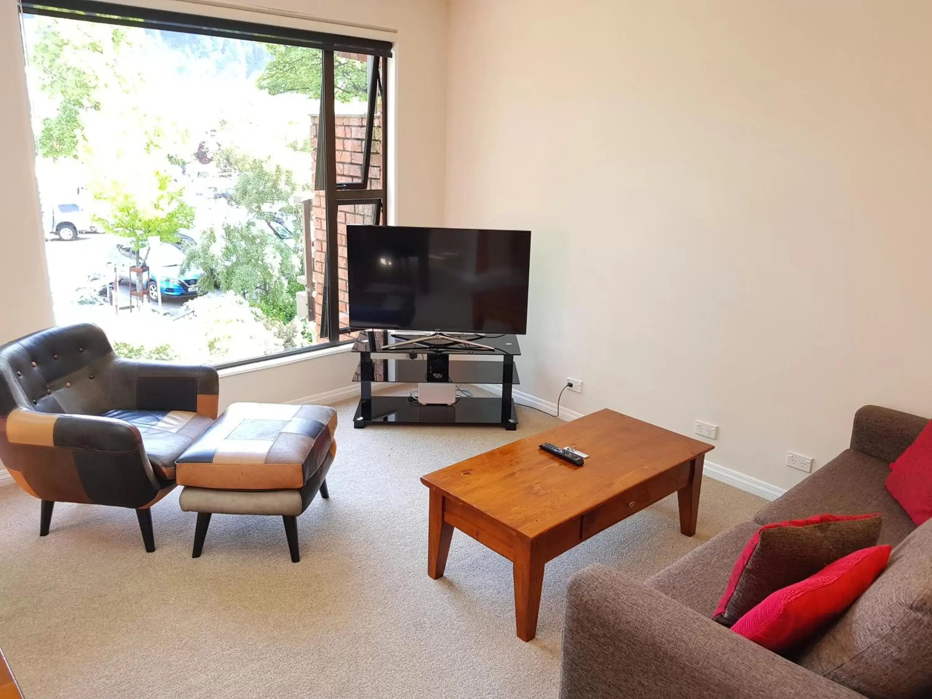 Living room, Seating Area in St James Apartments