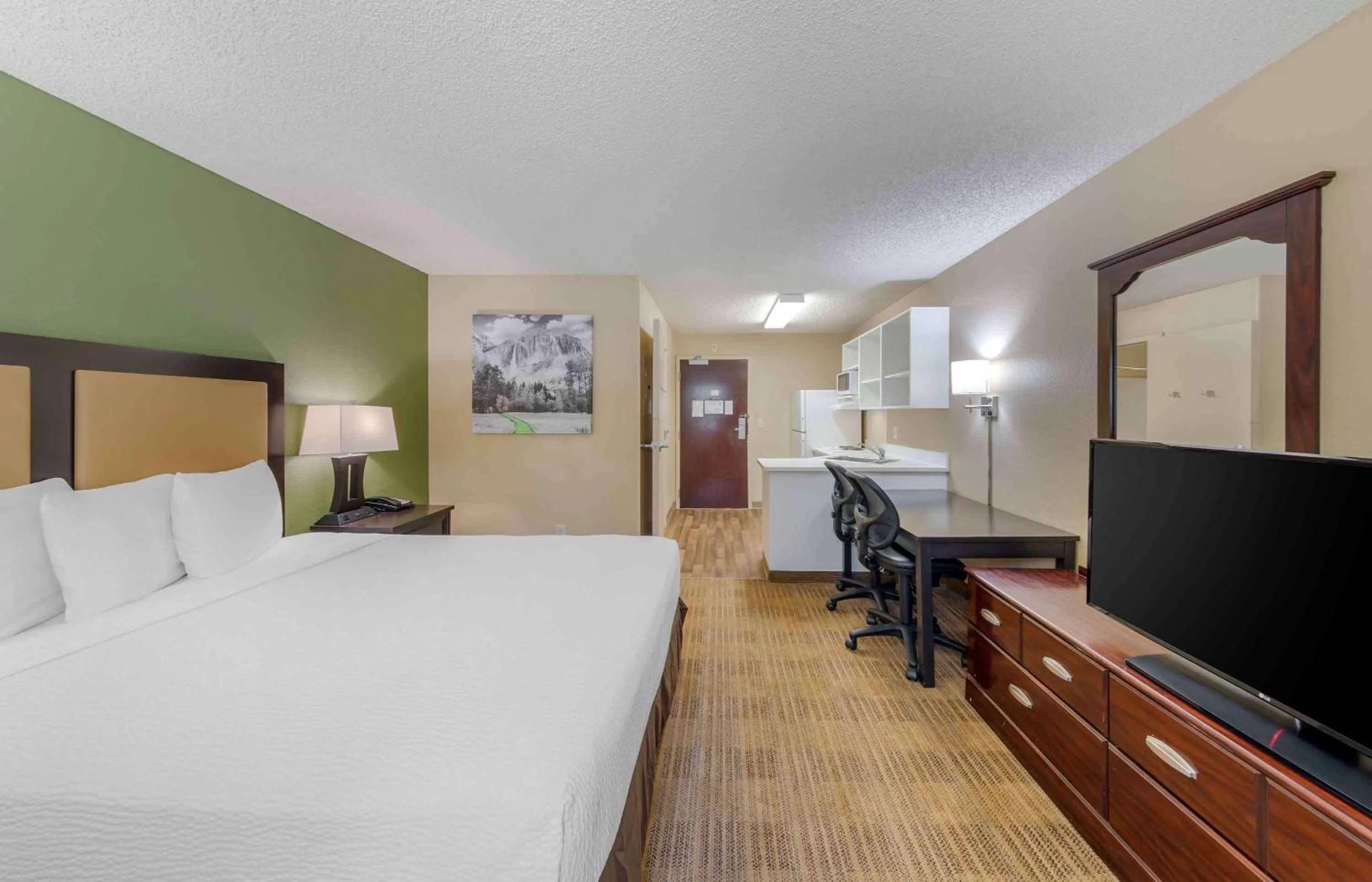 Bedroom, Bed in Extended Stay America Suites - Los Angeles - Arcadia