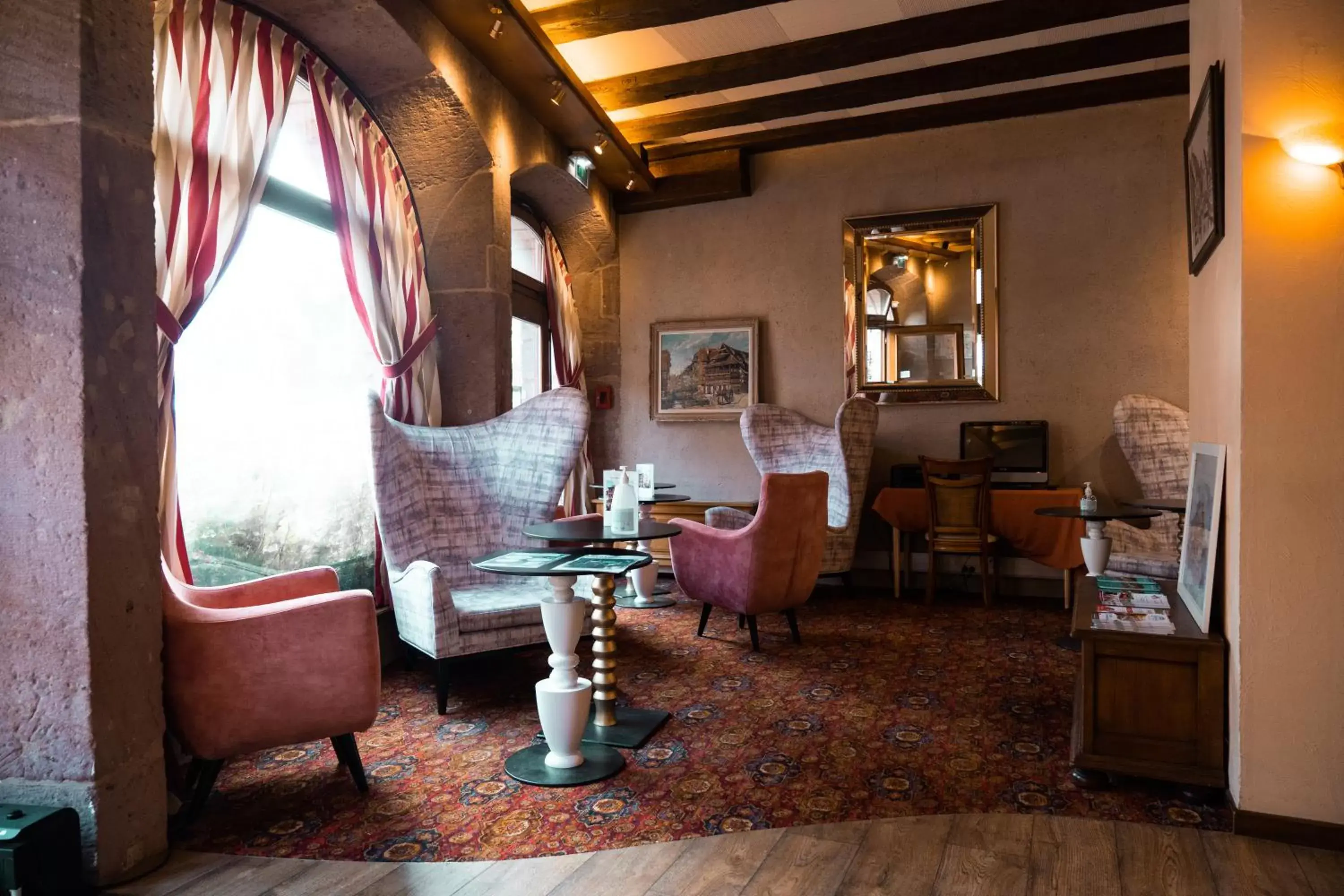 Seating Area in Hotel Saint-Martin