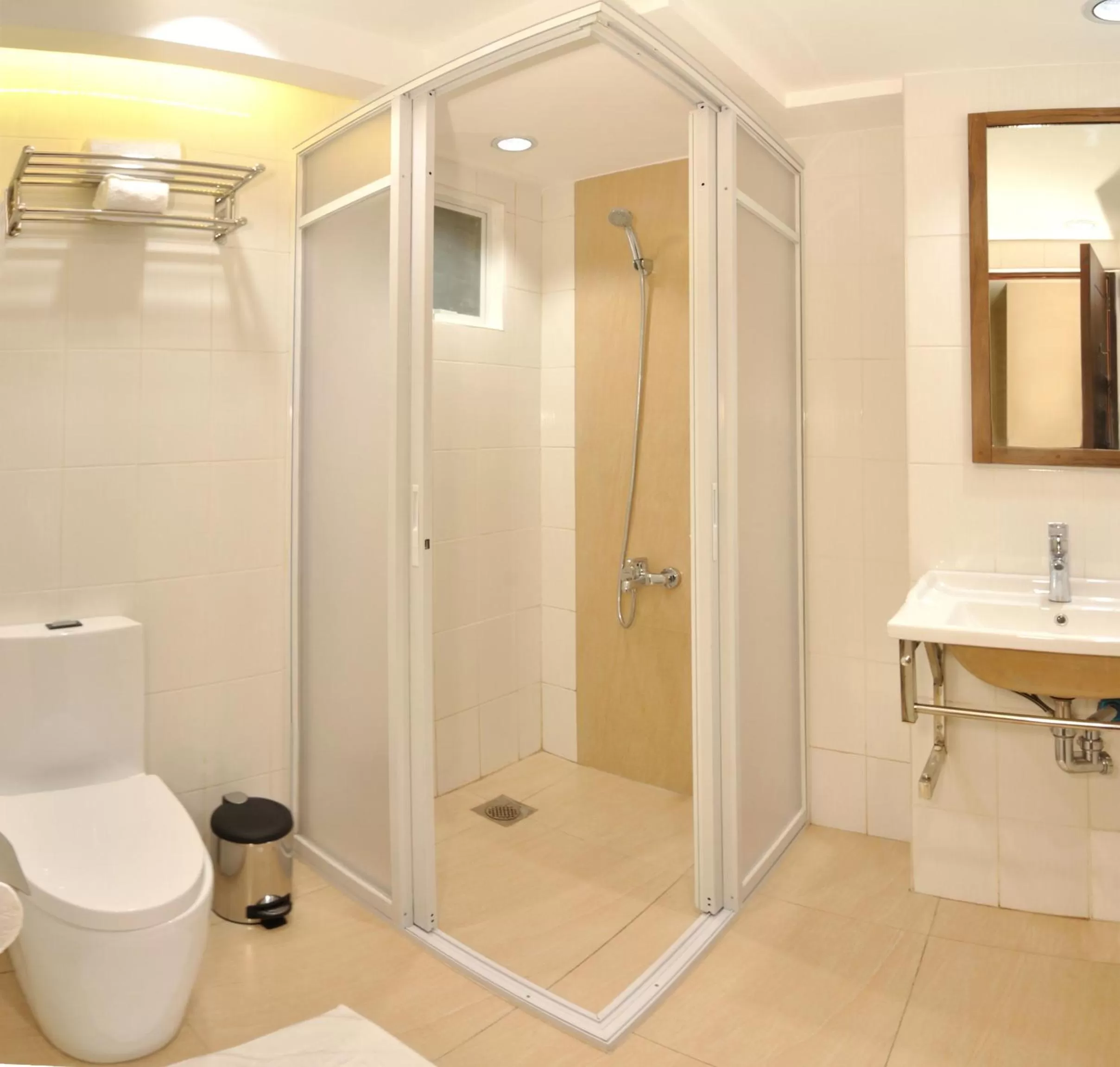 Shower in Belian Hotel