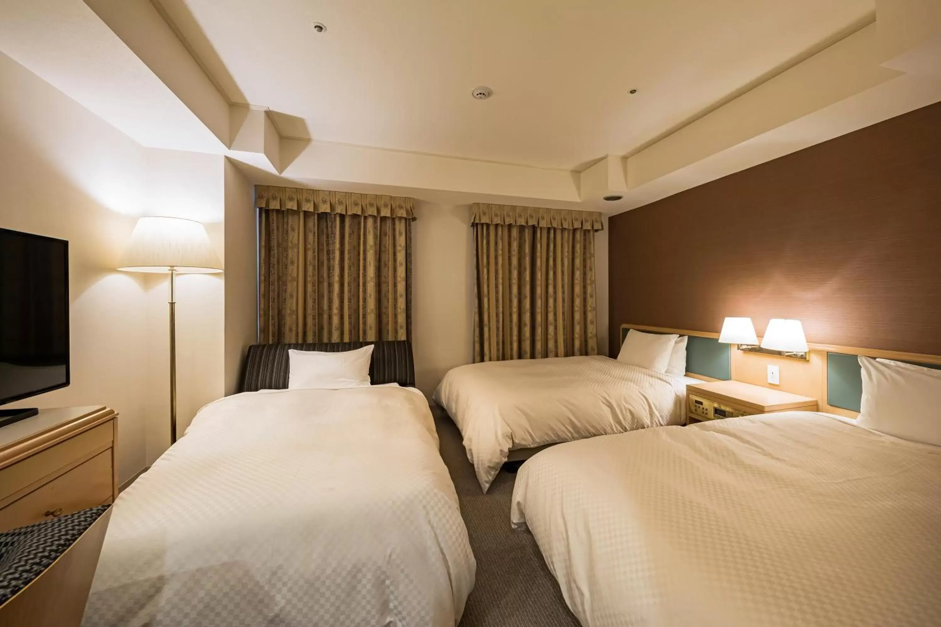 Photo of the whole room, Bed in Utsunomiya Tobu Hotel Grande