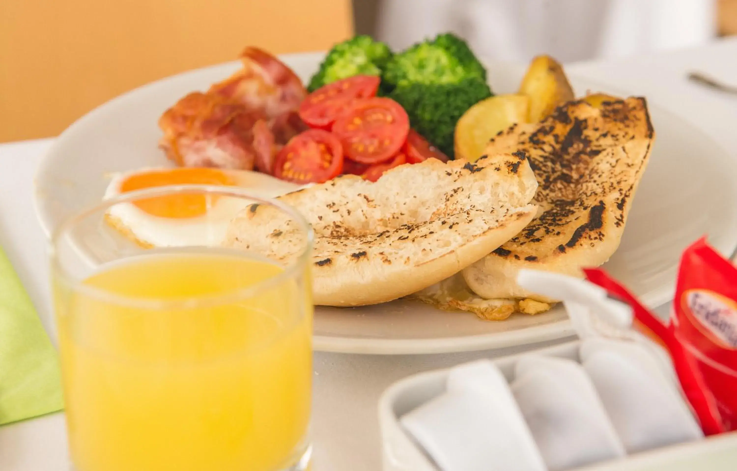 Buffet breakfast in Airone Hotel